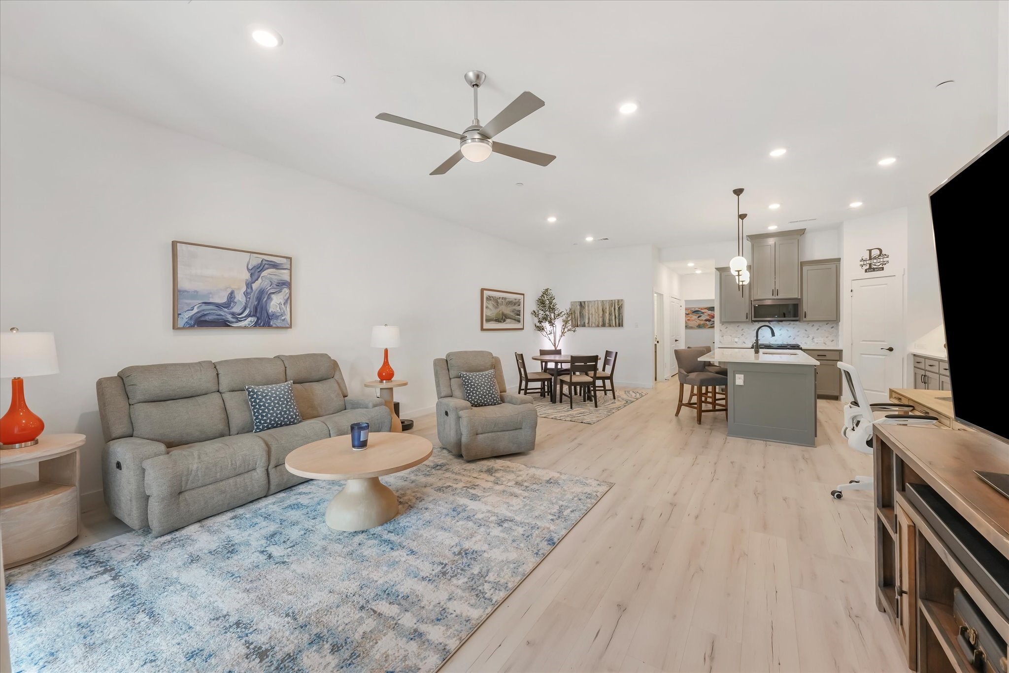 2833 Applewood Way