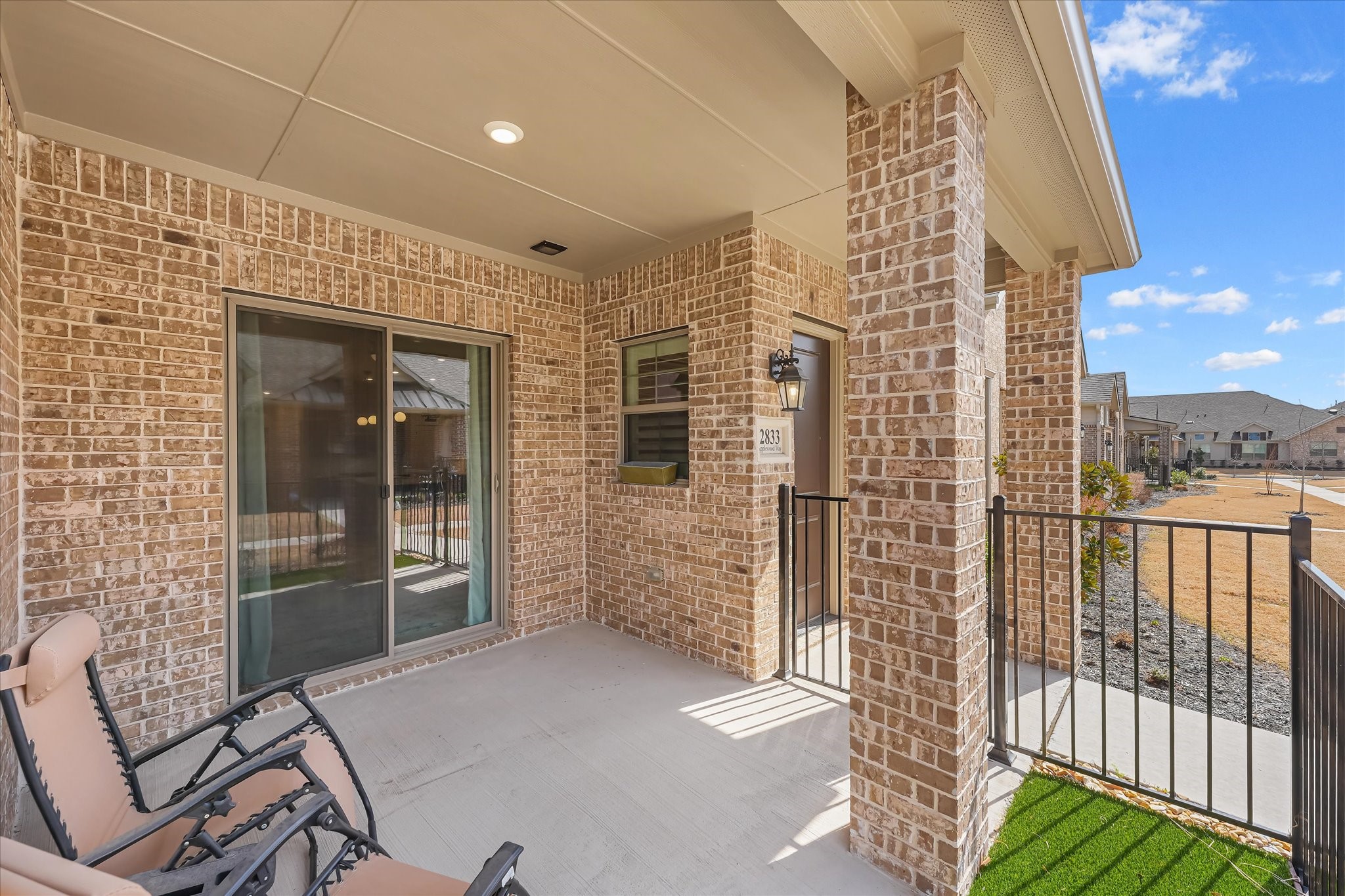 2833 Applewood Way