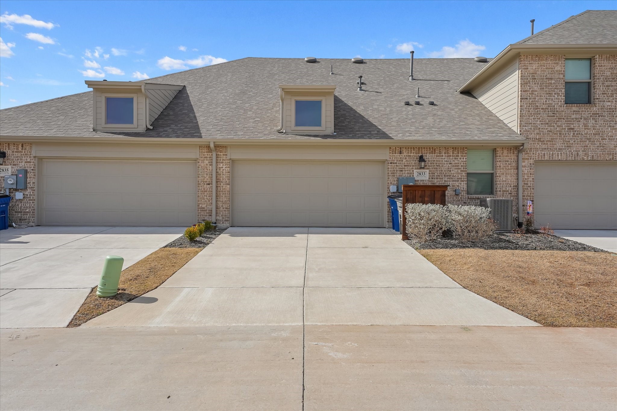 2833 Applewood Way