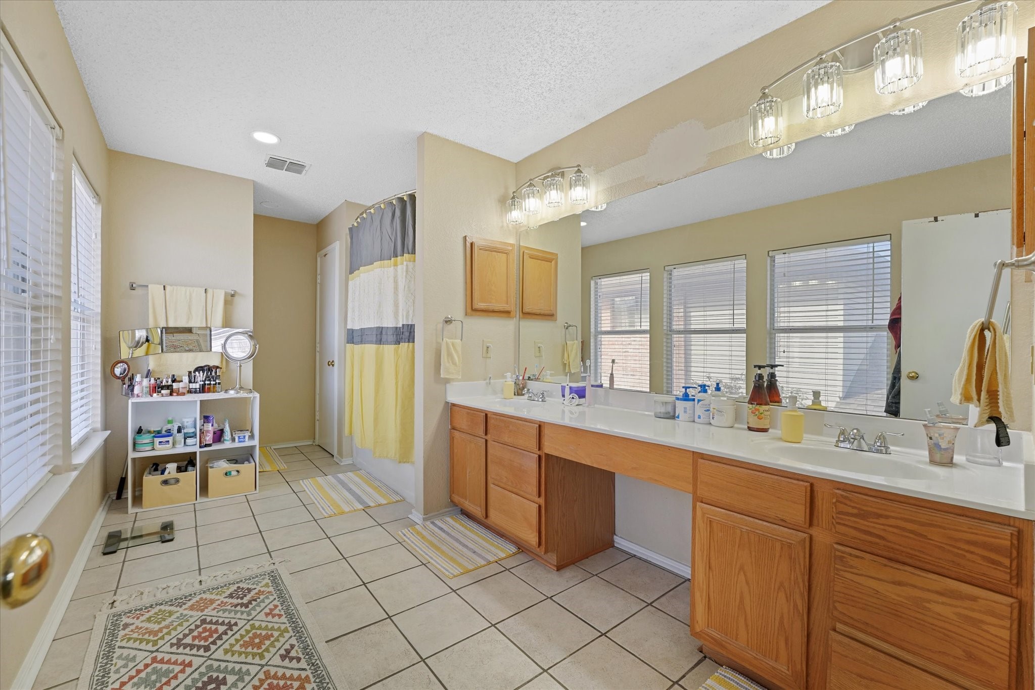 921 Valleybrook Drive