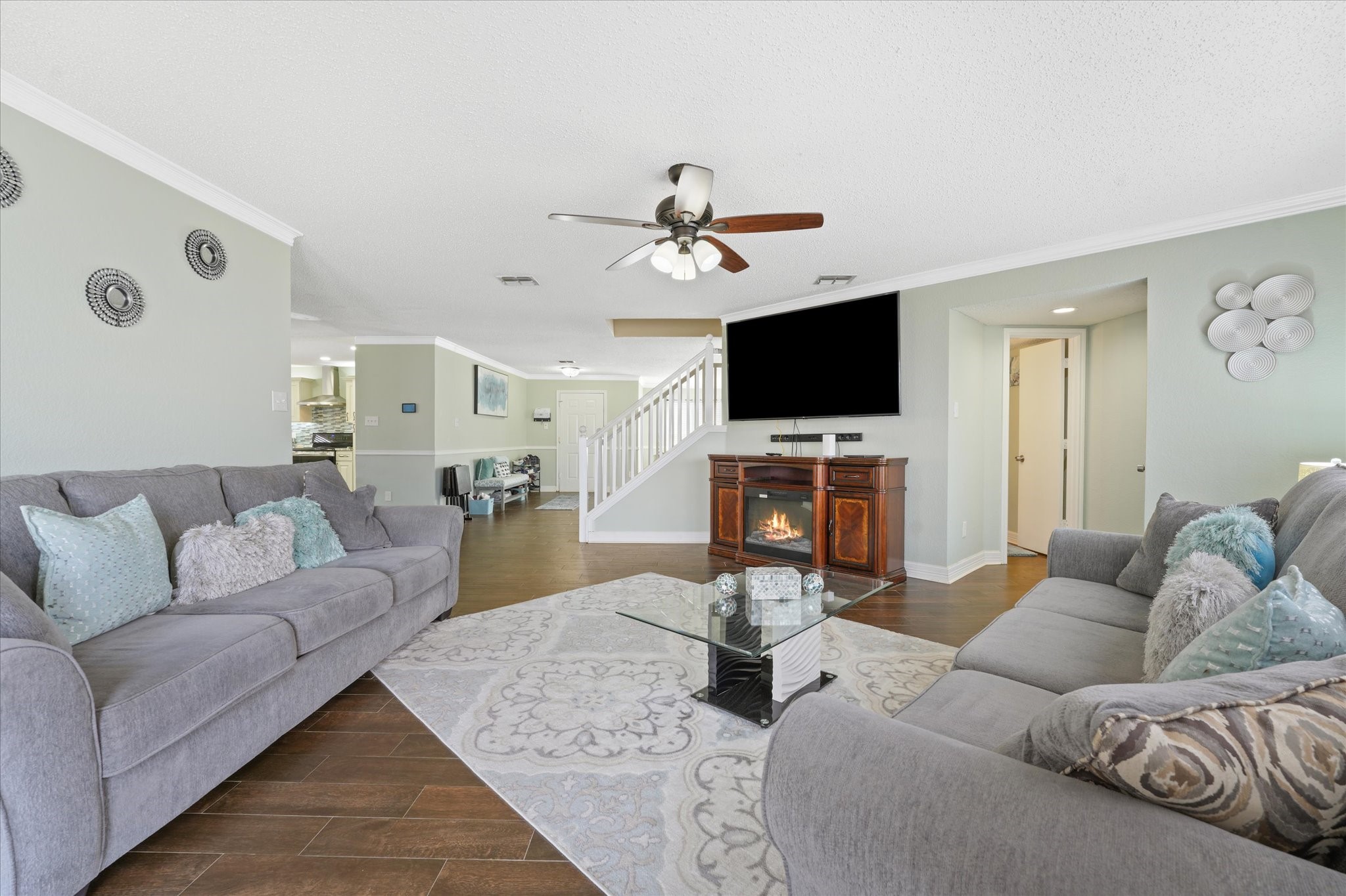 921 Valleybrook Drive