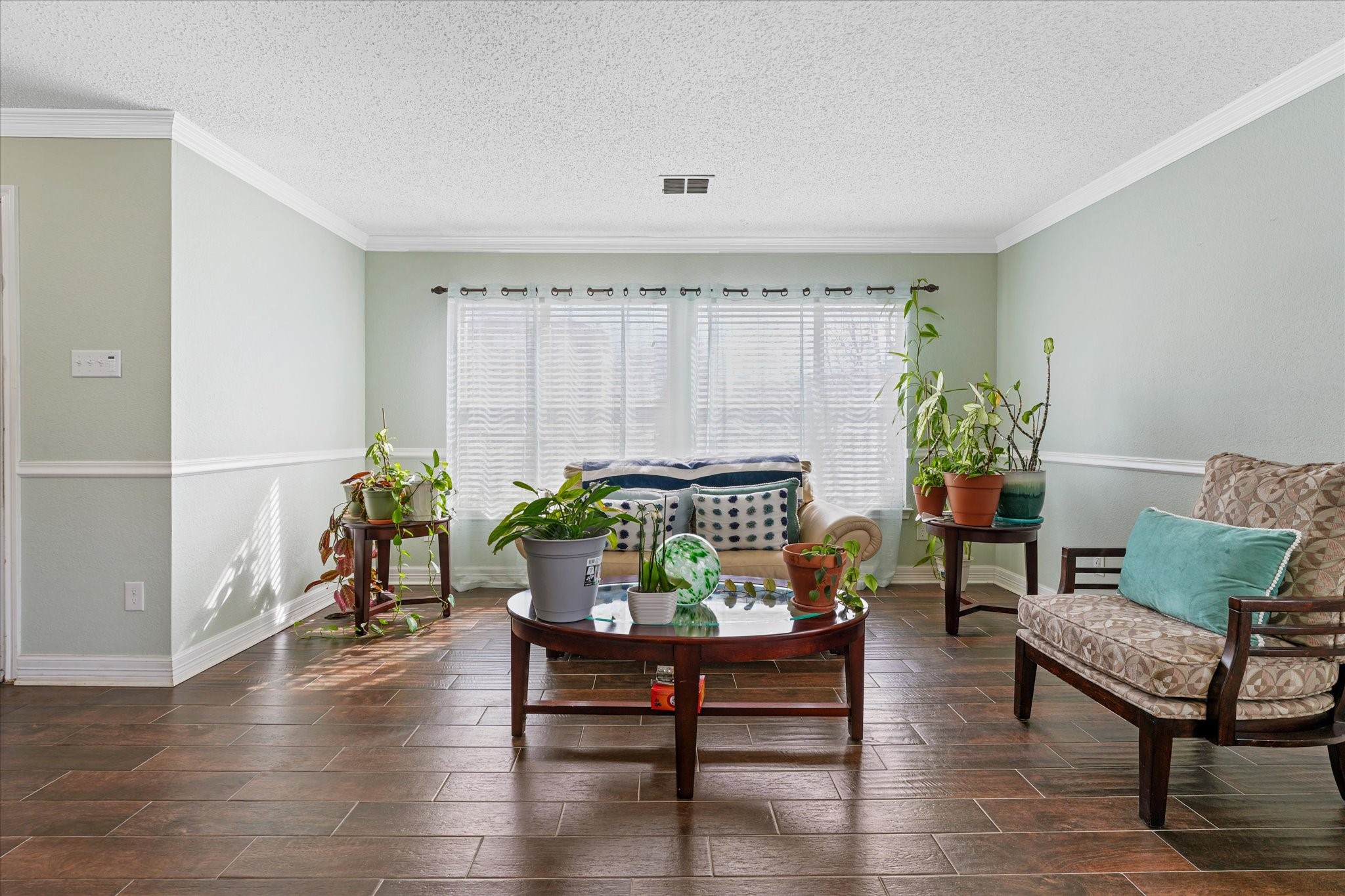 921 Valleybrook Drive