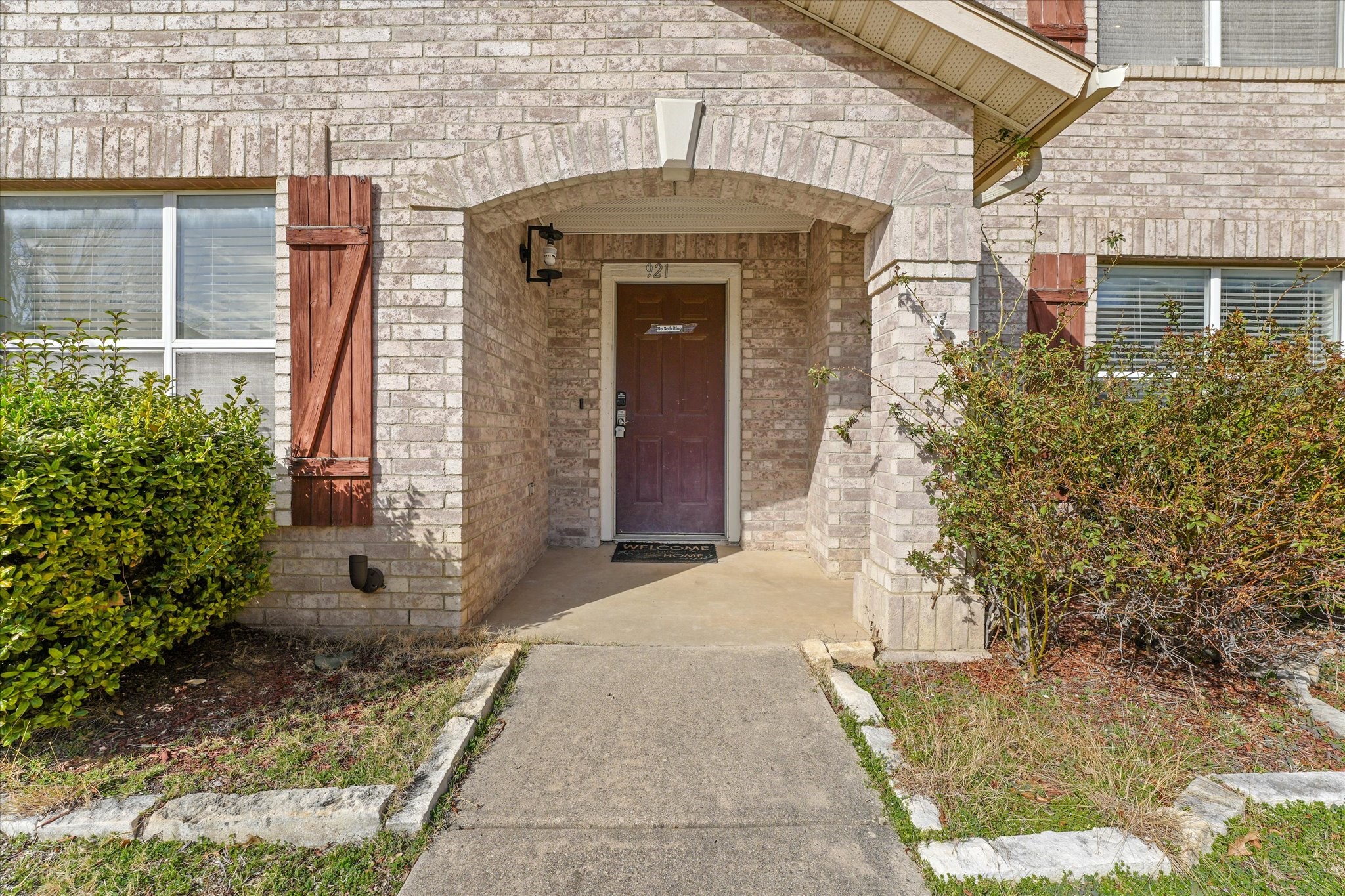 921 Valleybrook Drive