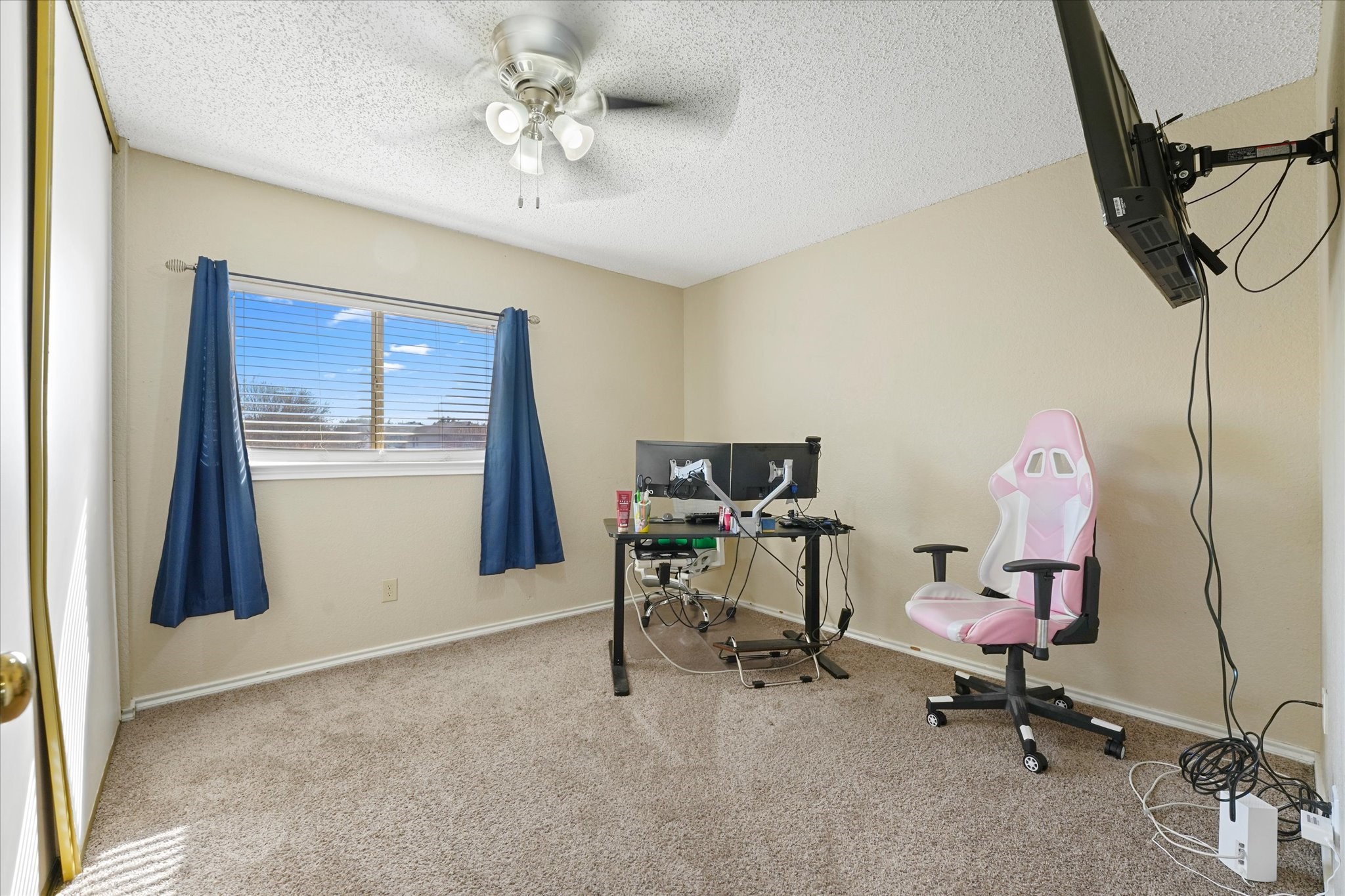 921 Valleybrook Drive