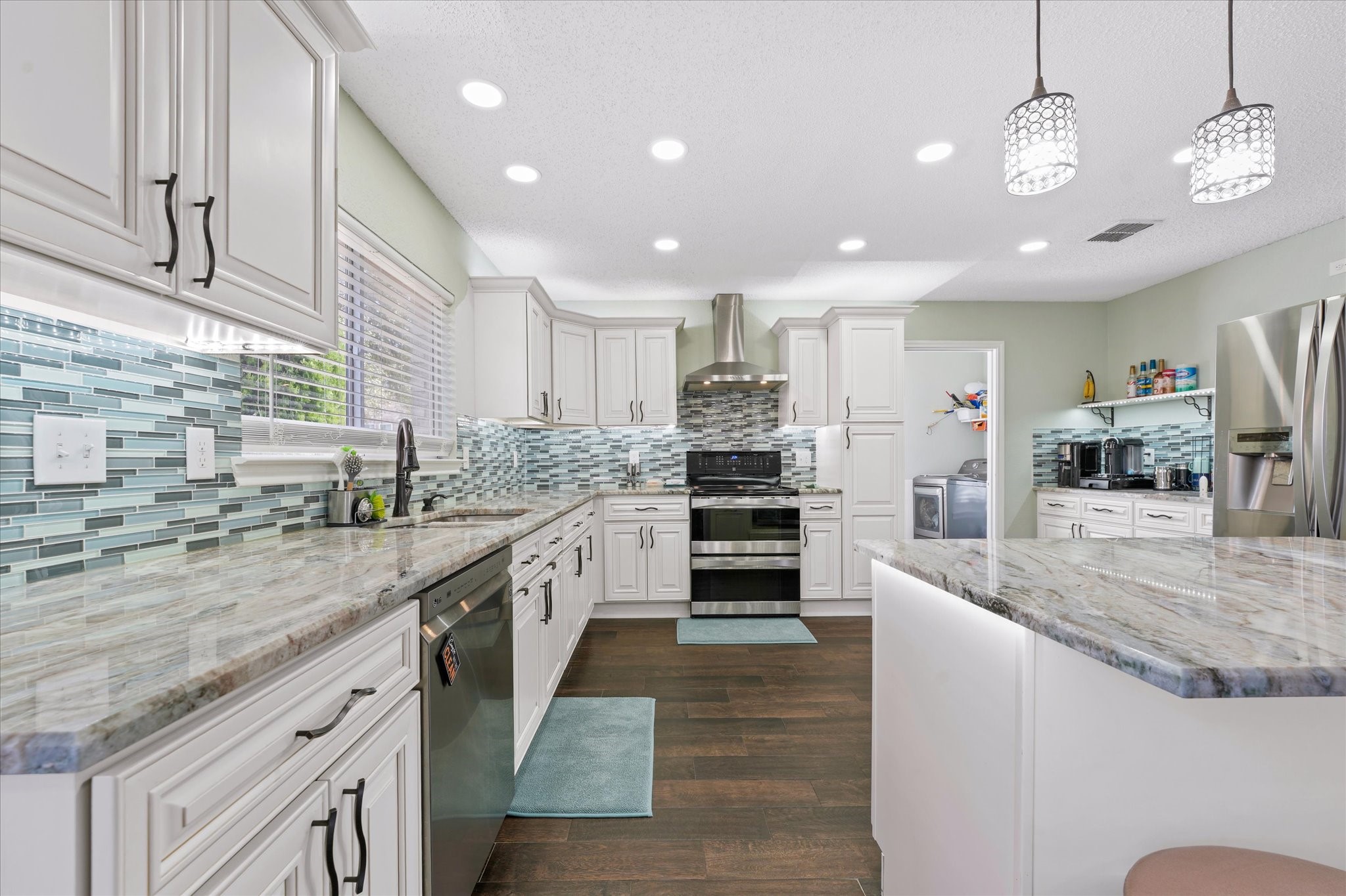 921 Valleybrook Drive