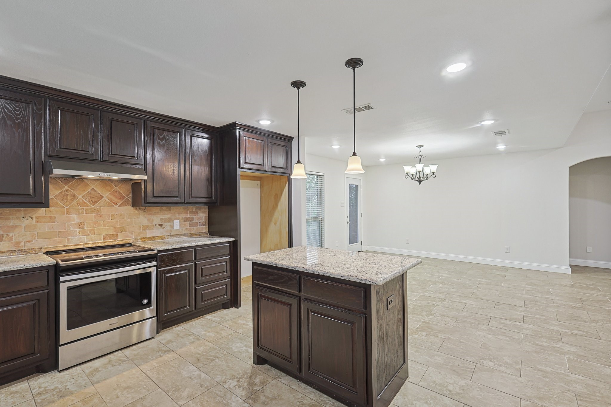 901 Highwoods Trail