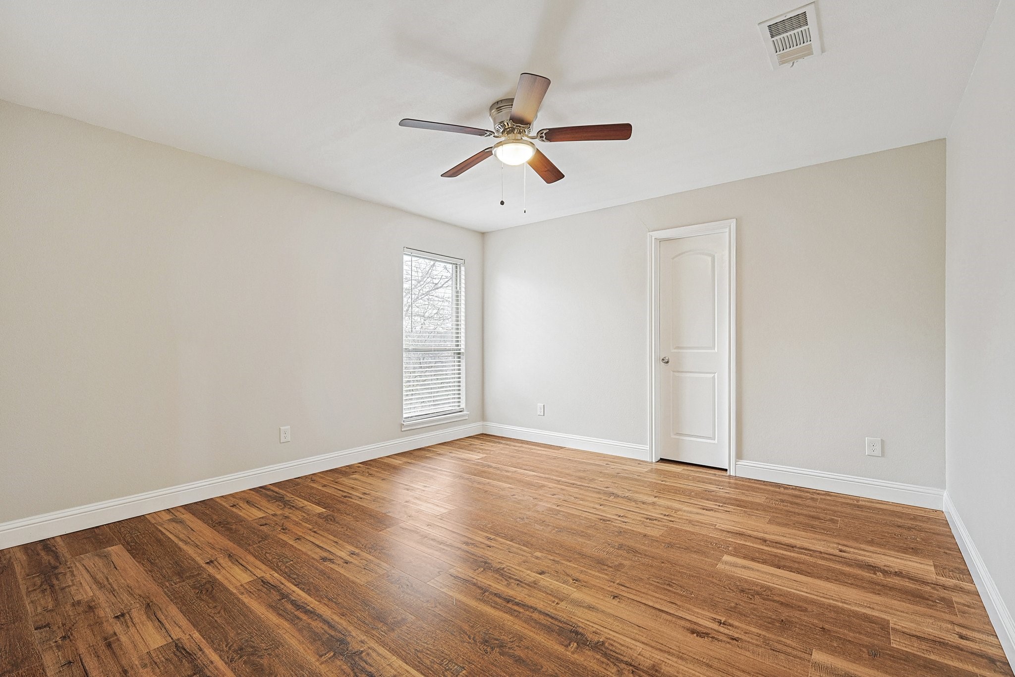 901 Highwoods Trail