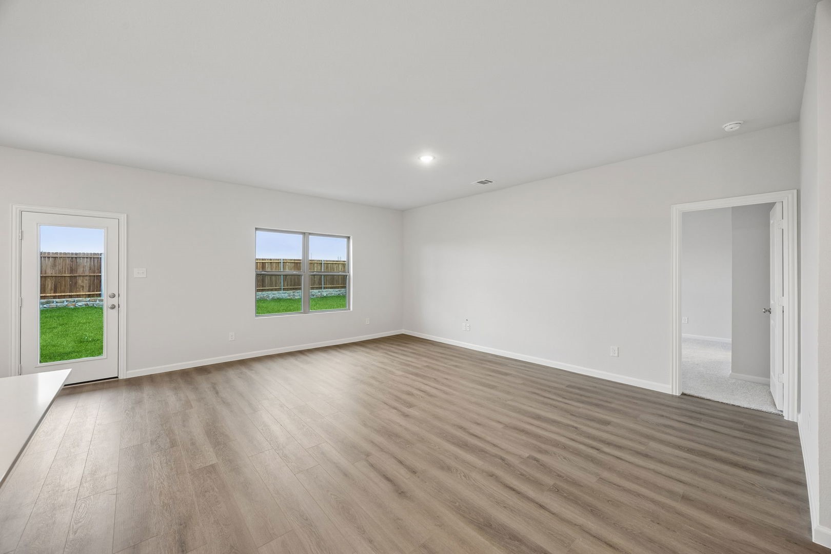 2542 Canadian Way