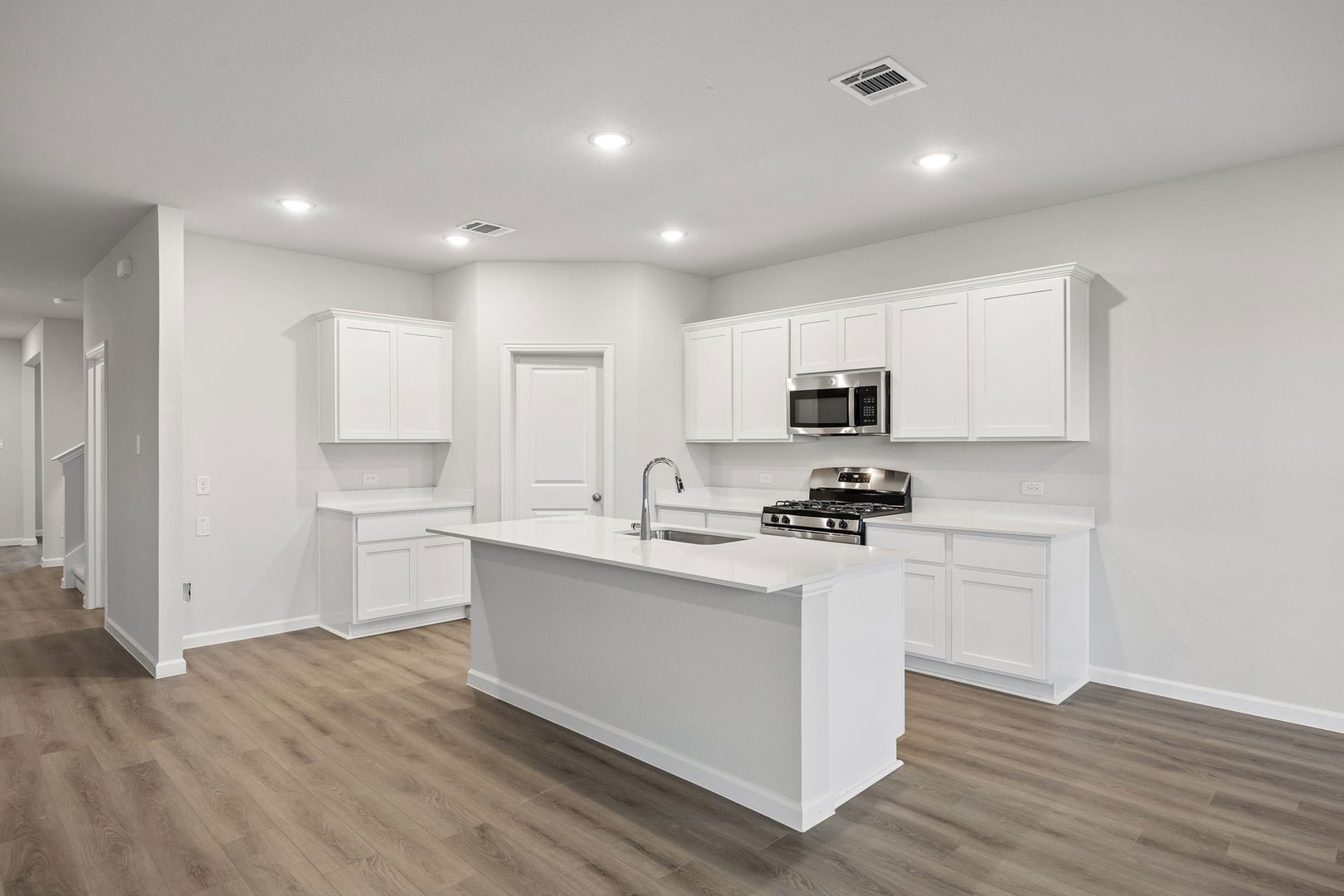 2542 Canadian Way