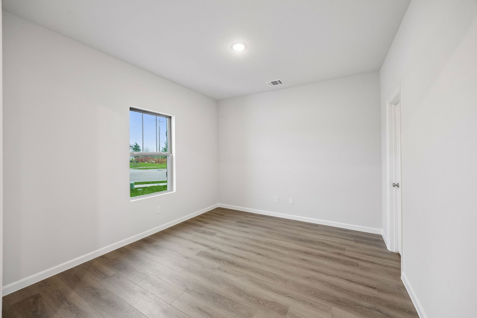 2542 Canadian Way