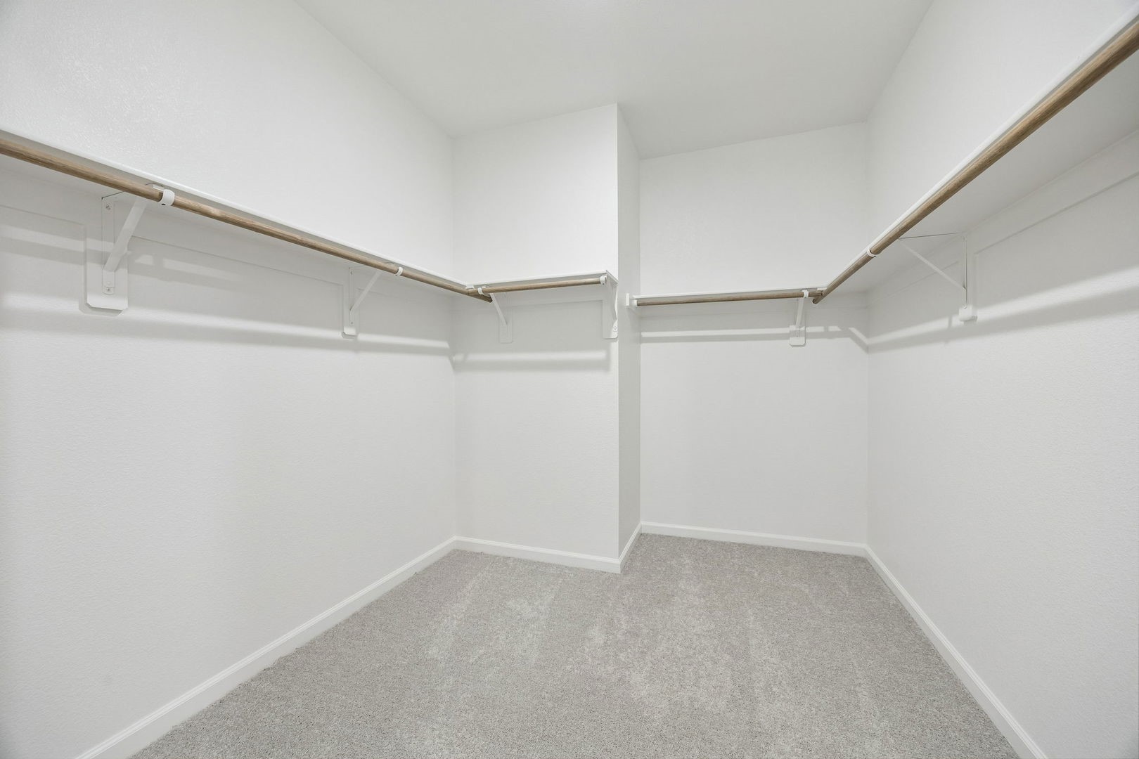 2542 Canadian Way