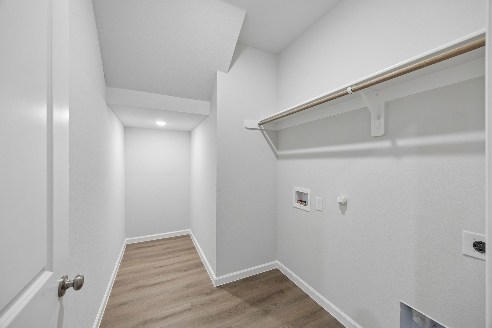 2542 Canadian Way