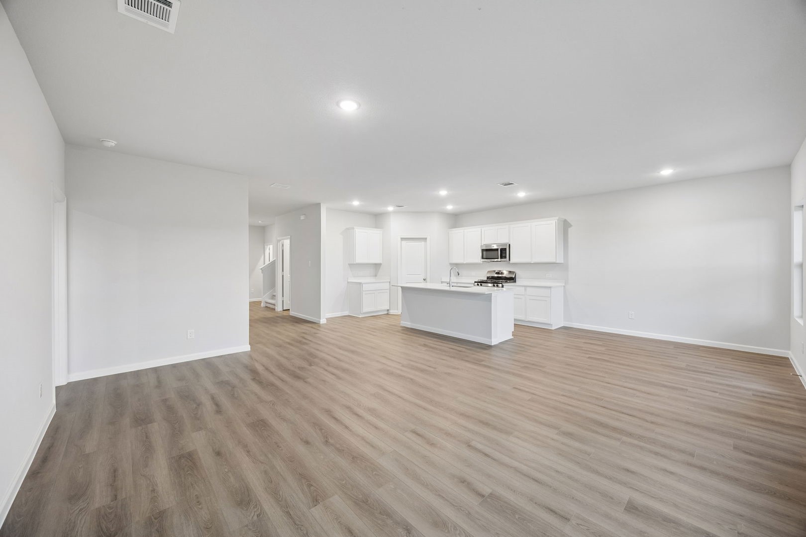2542 Canadian Way