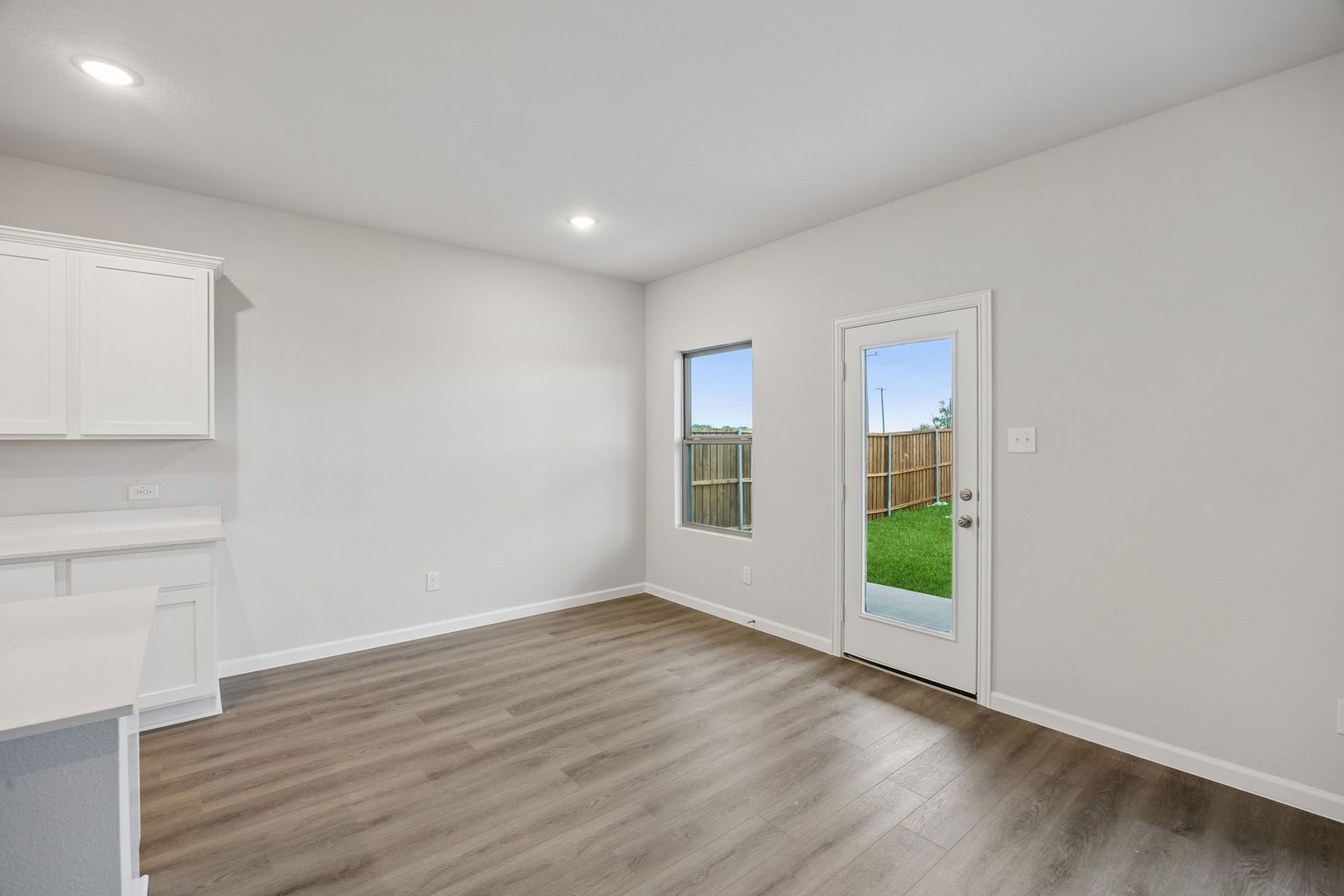 2542 Canadian Way
