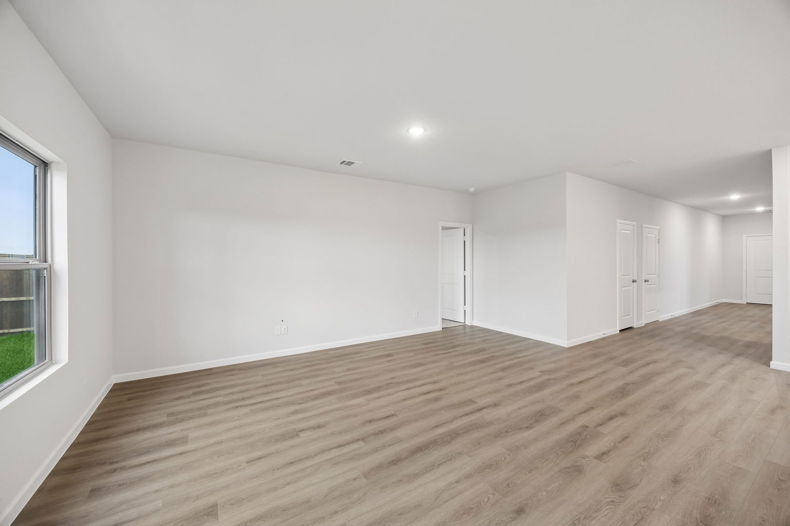 2542 Canadian Way