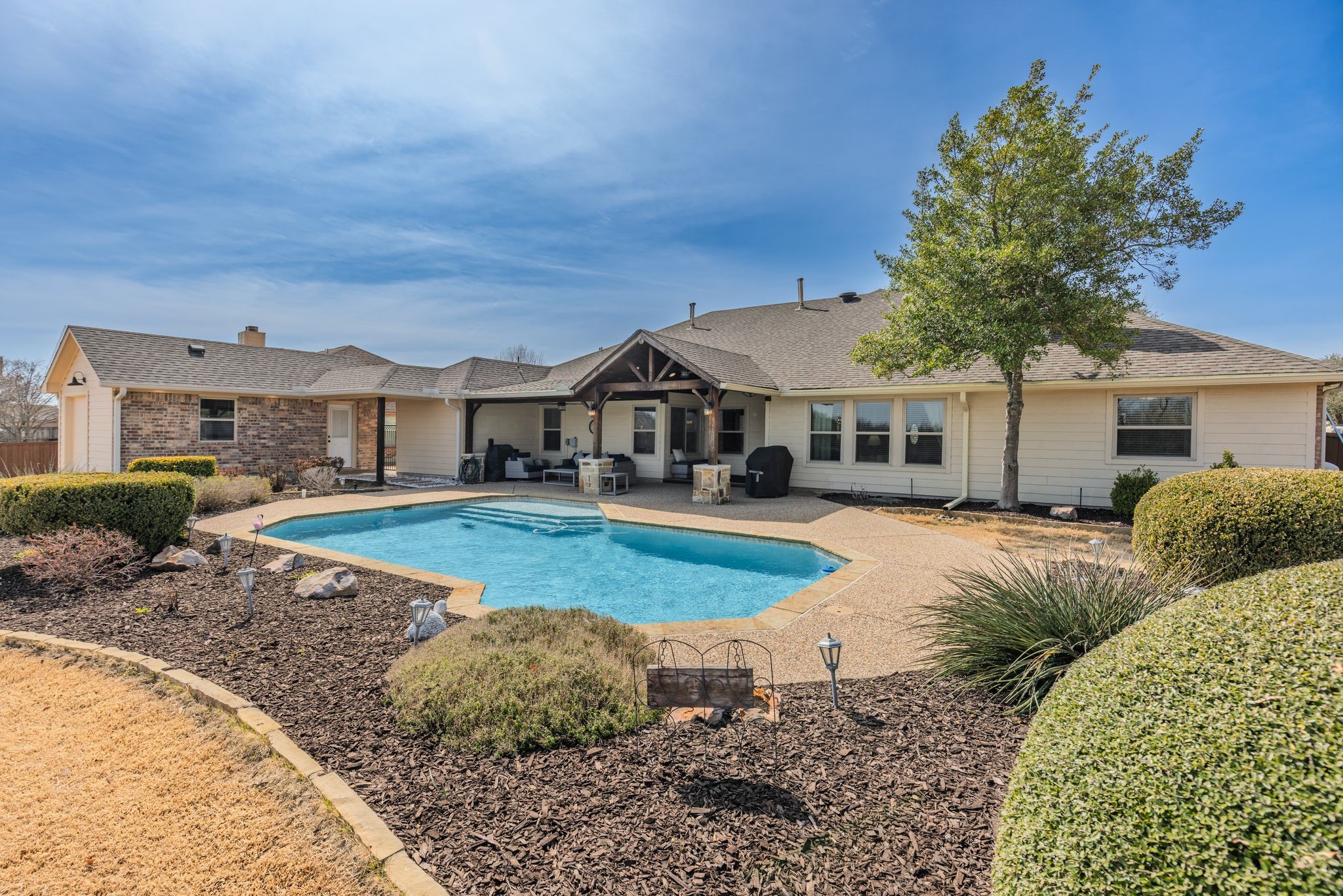 208 Cascade Valley Drive