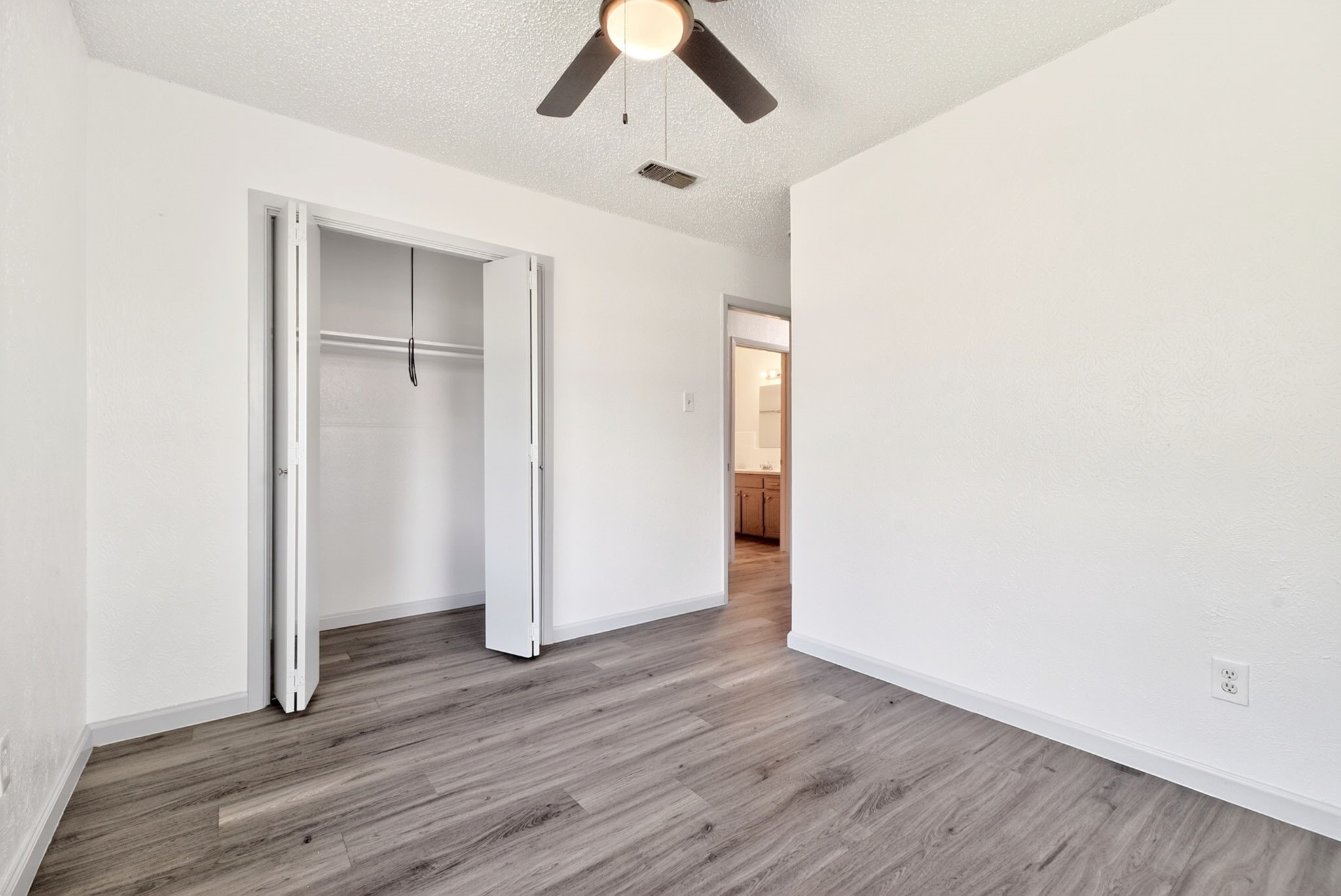 3712 Saint Louis Avenue