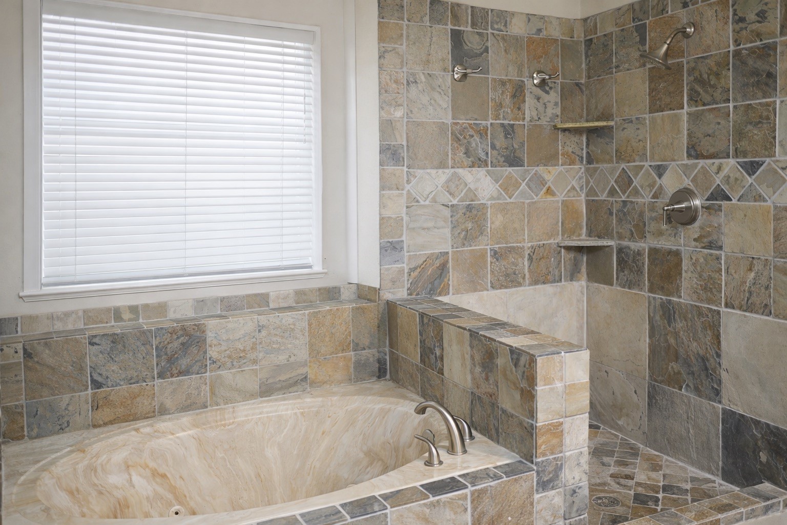 1005 Twin Creek Drive