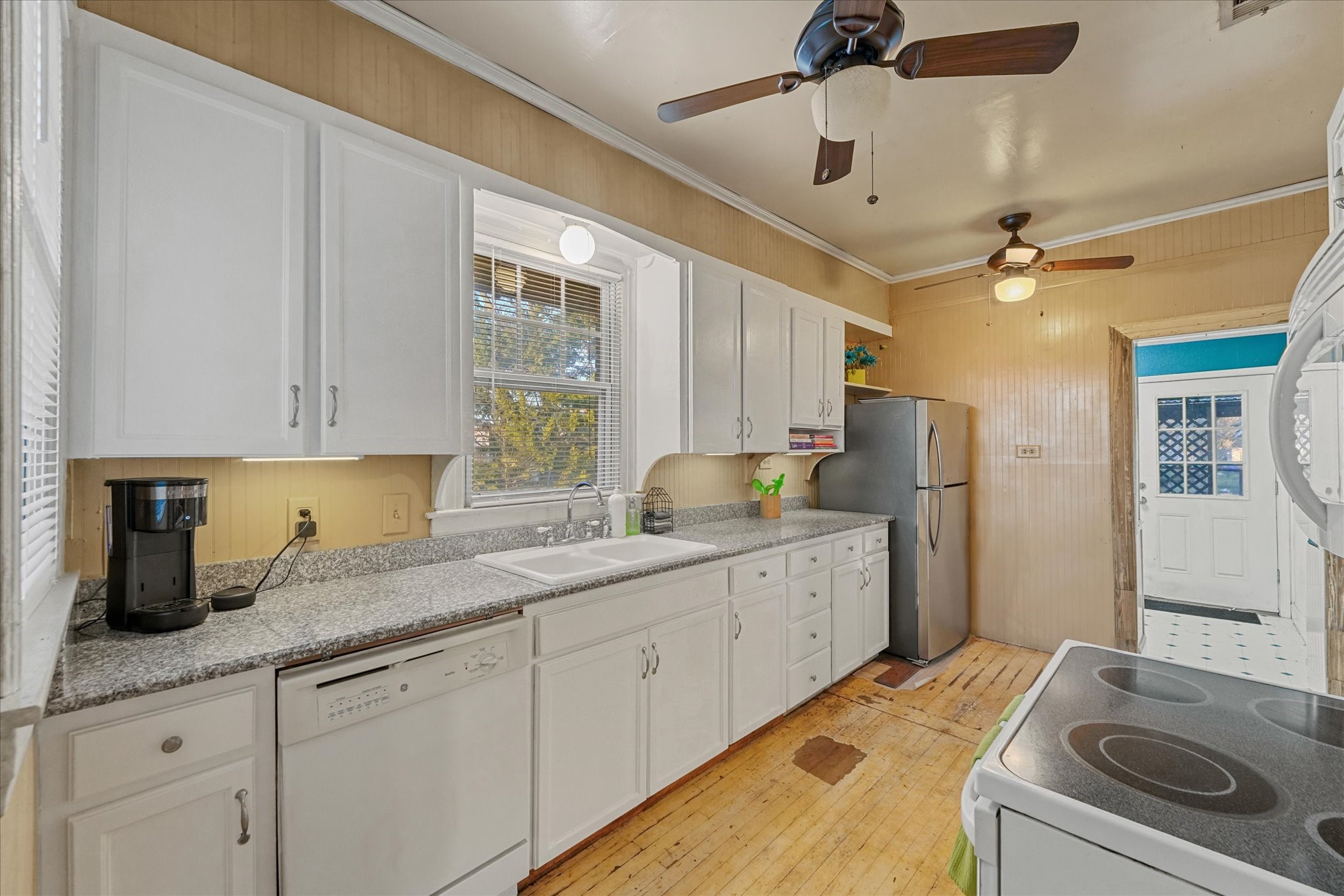 2221 Walnut Street