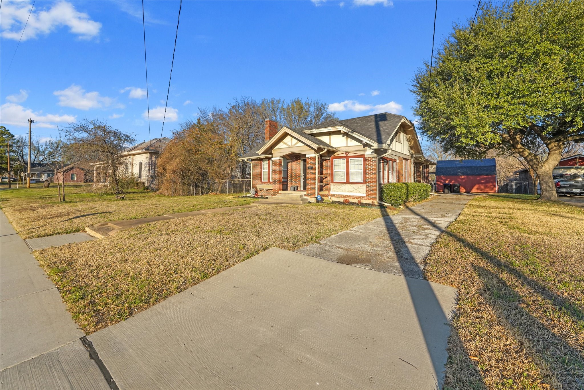 2221 Walnut Street