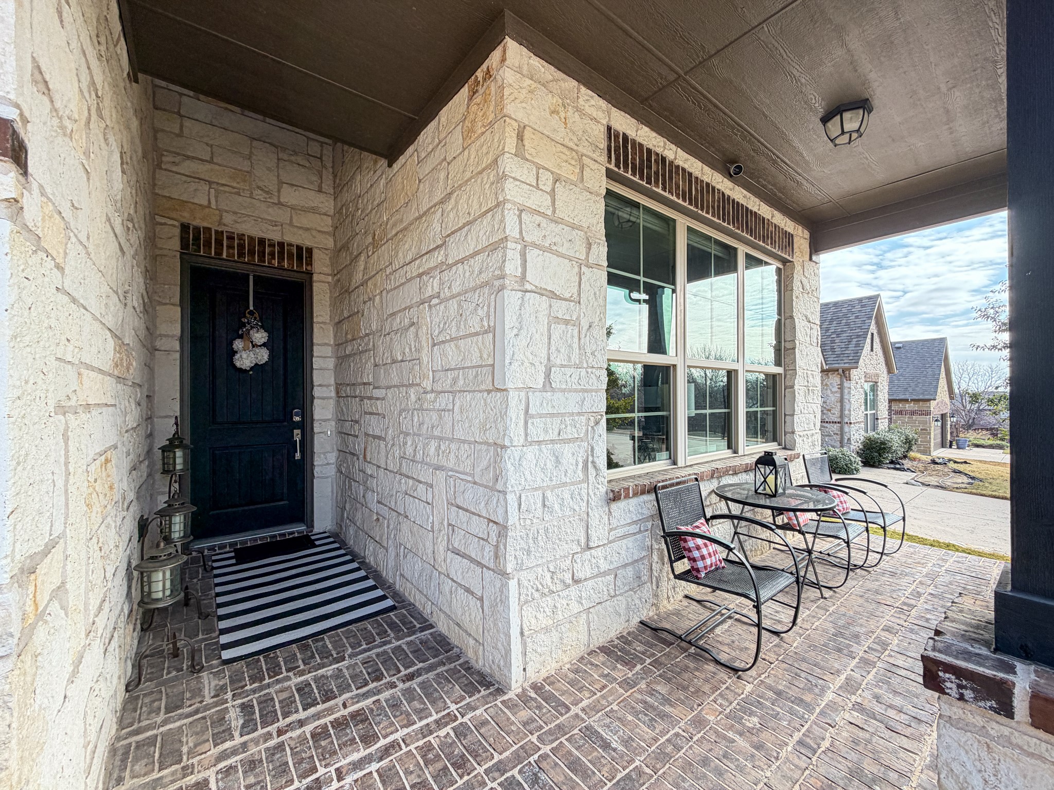 2708 Pointview Court