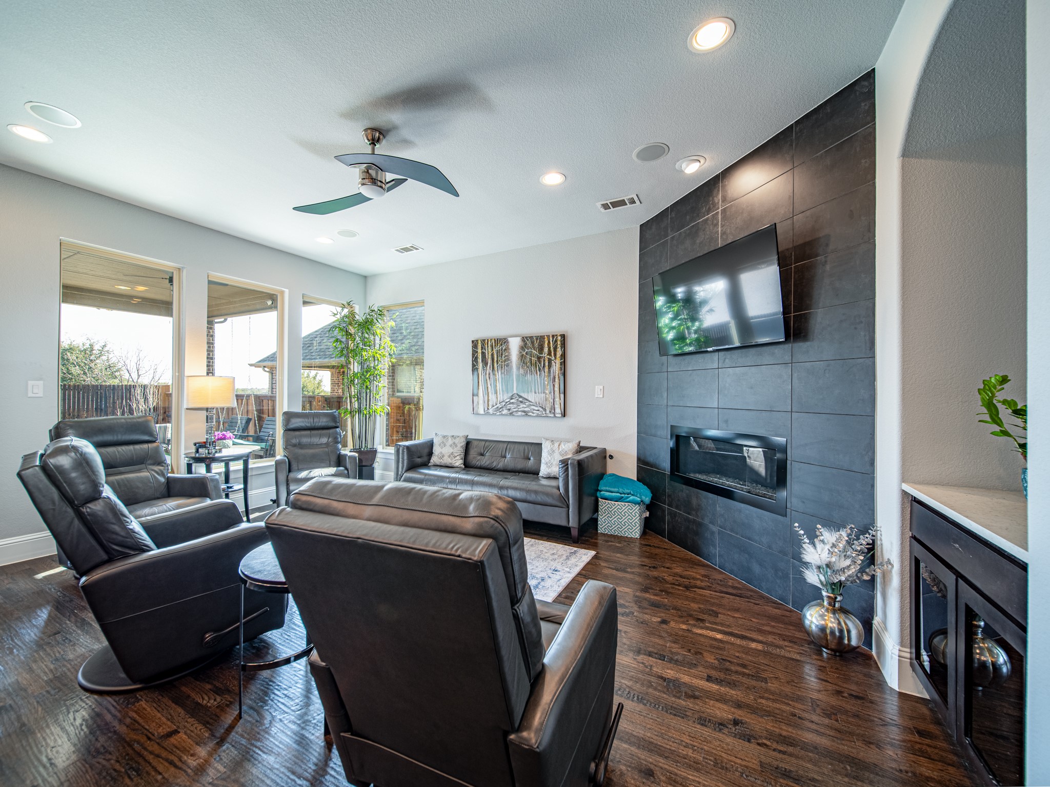 2708 Pointview Court