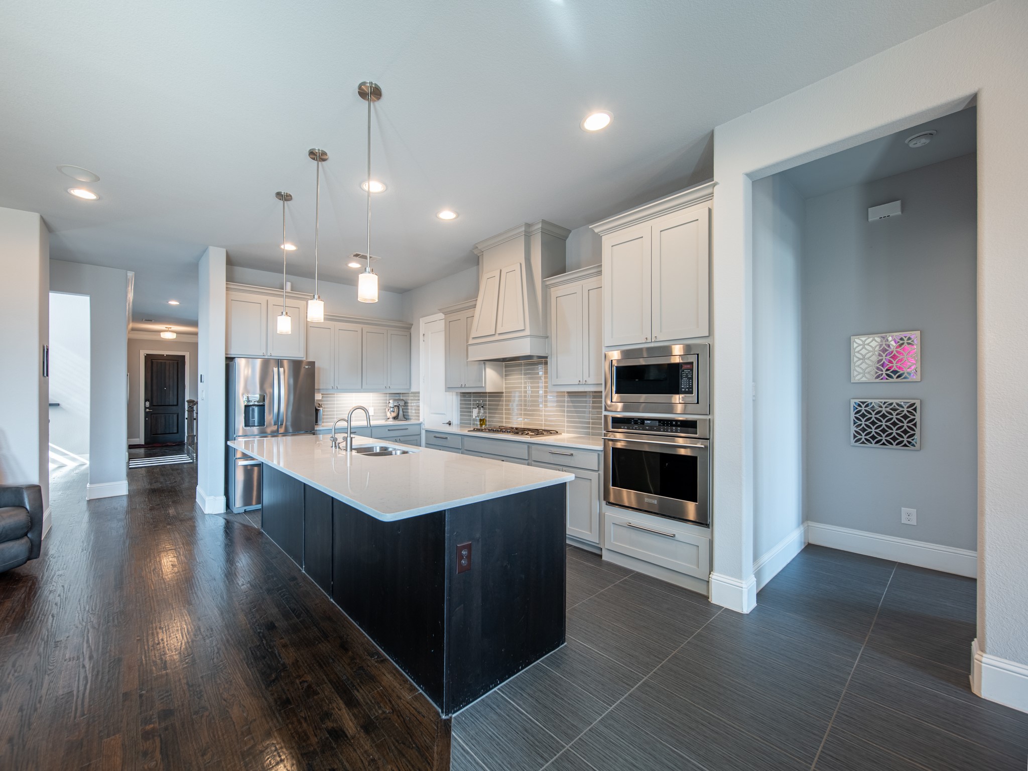 2708 Pointview Court