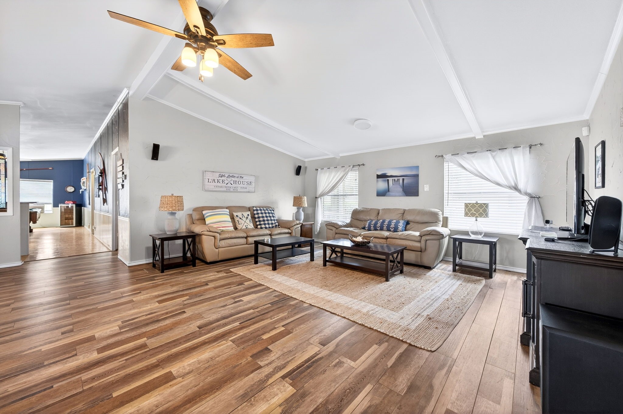 212 Sunray Street