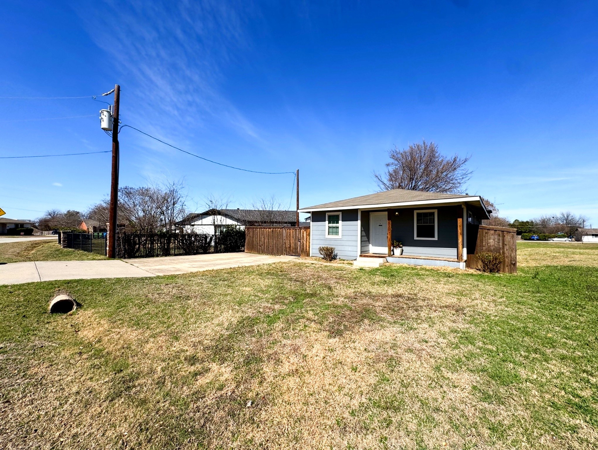 4515 S Horseshoe Trail