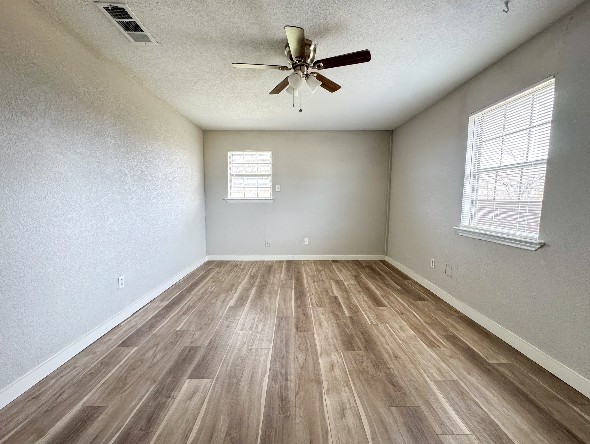 4515 S Horseshoe Trail