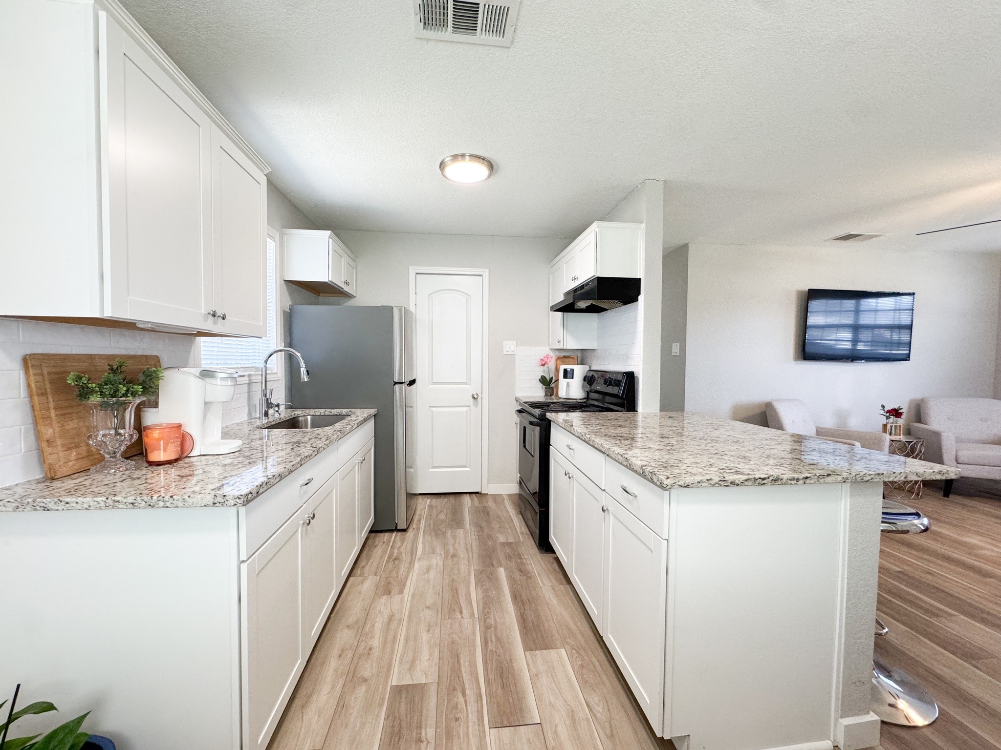 4515 S Horseshoe Trail