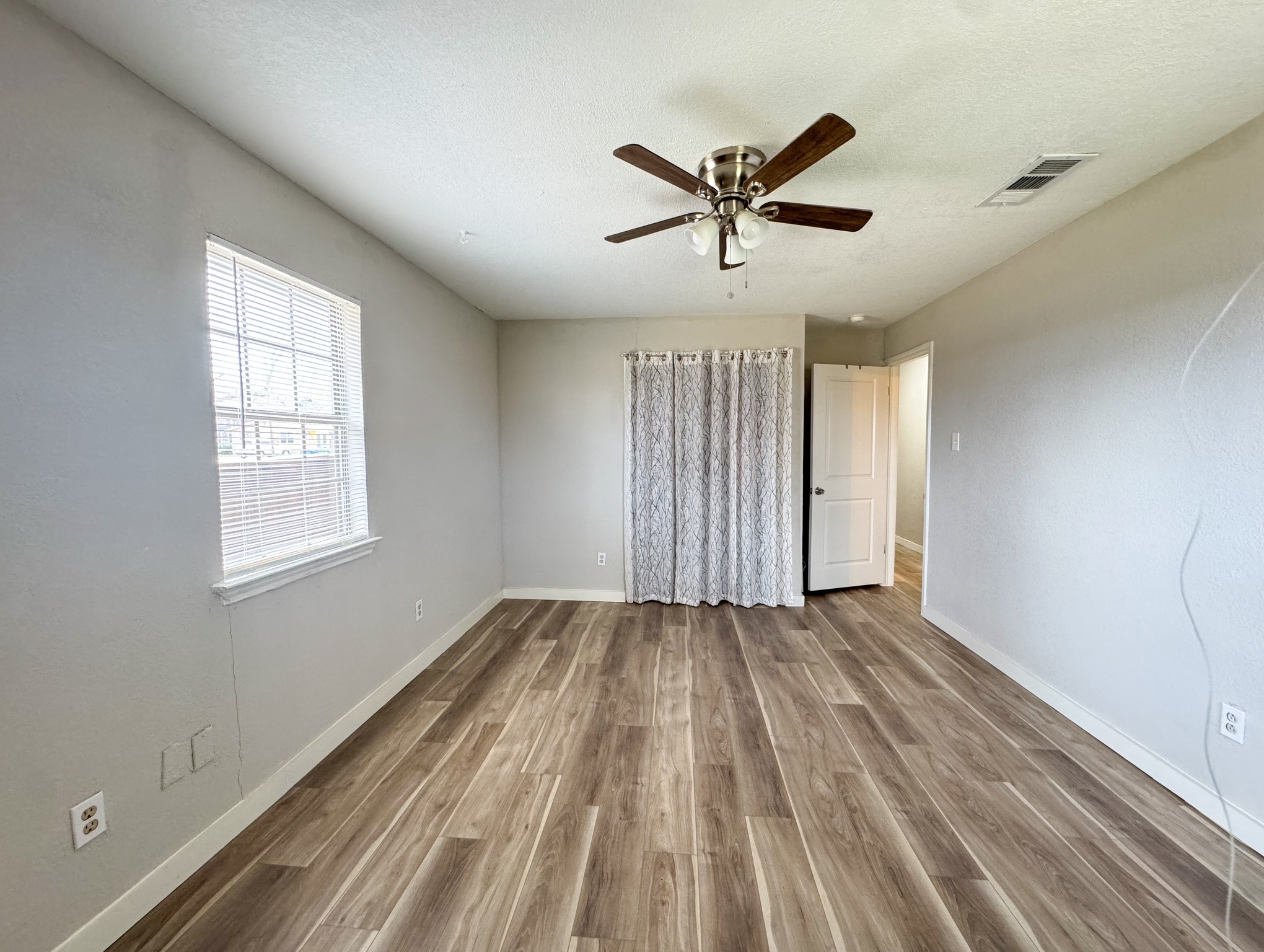 4515 S Horseshoe Trail