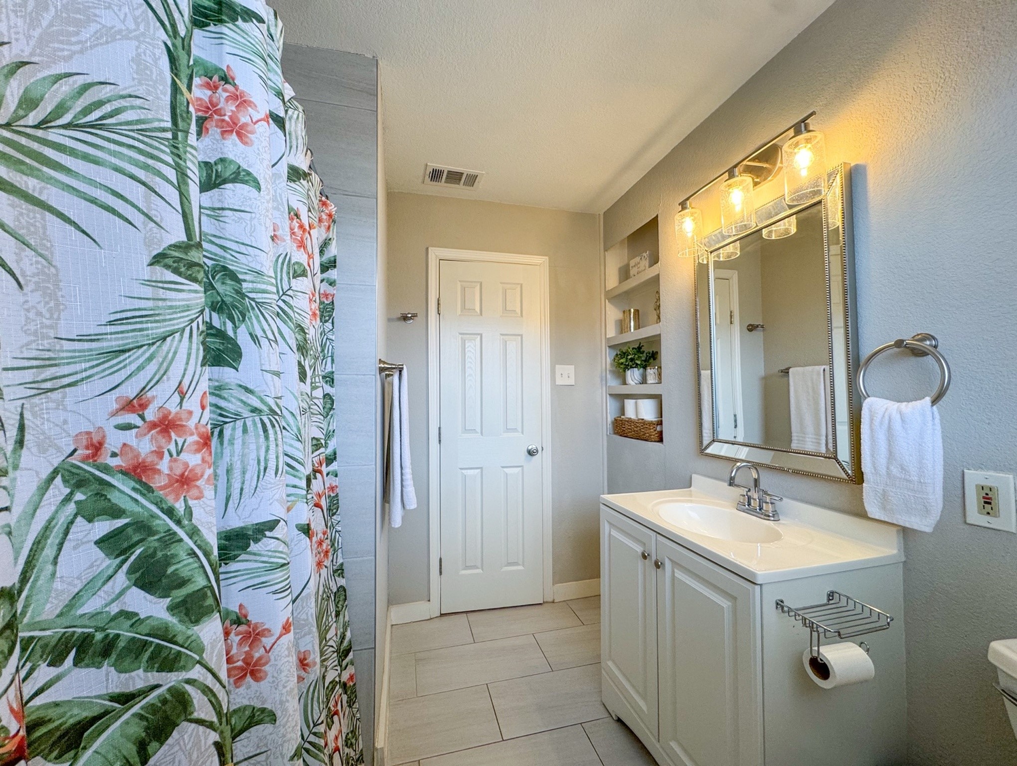 4515 S Horseshoe Trail