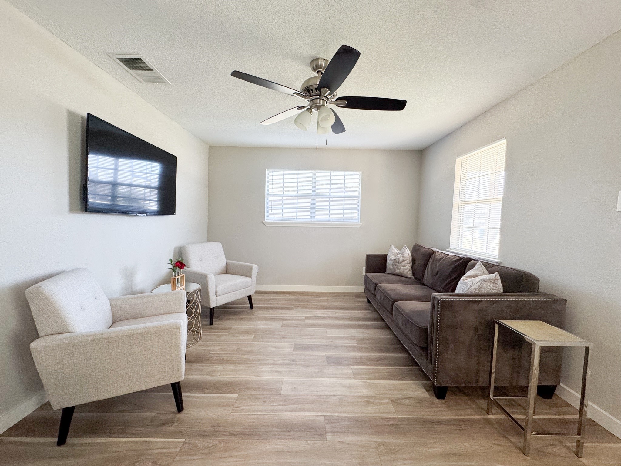 4515 S Horseshoe Trail