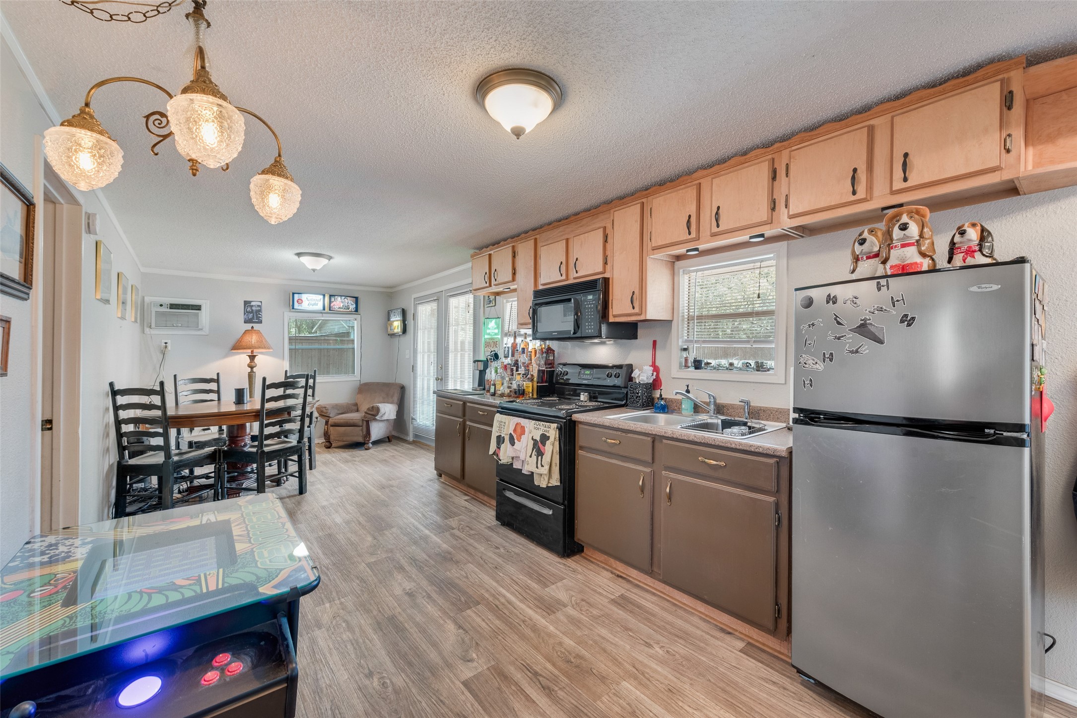 233 E High Street