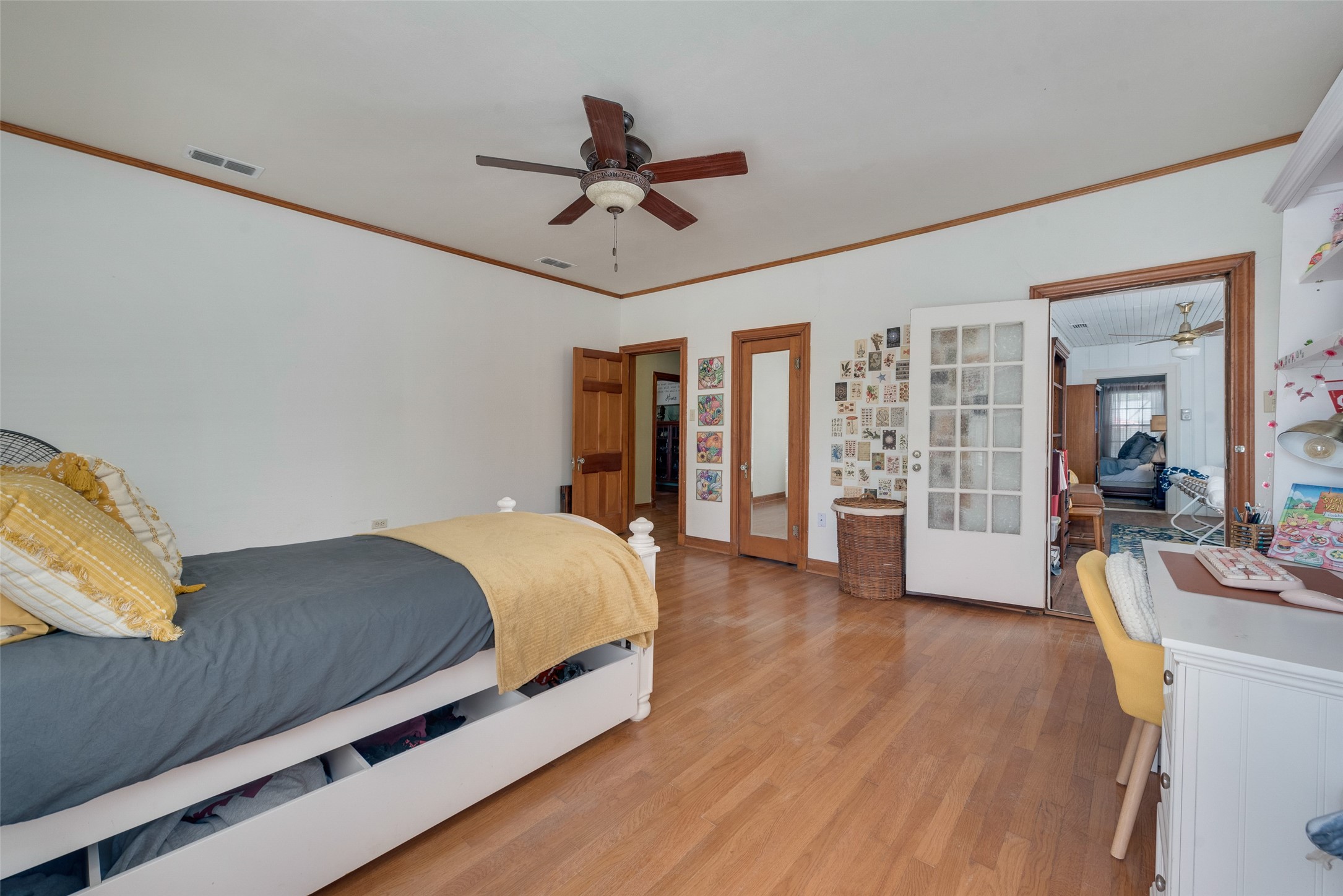 233 E High Street