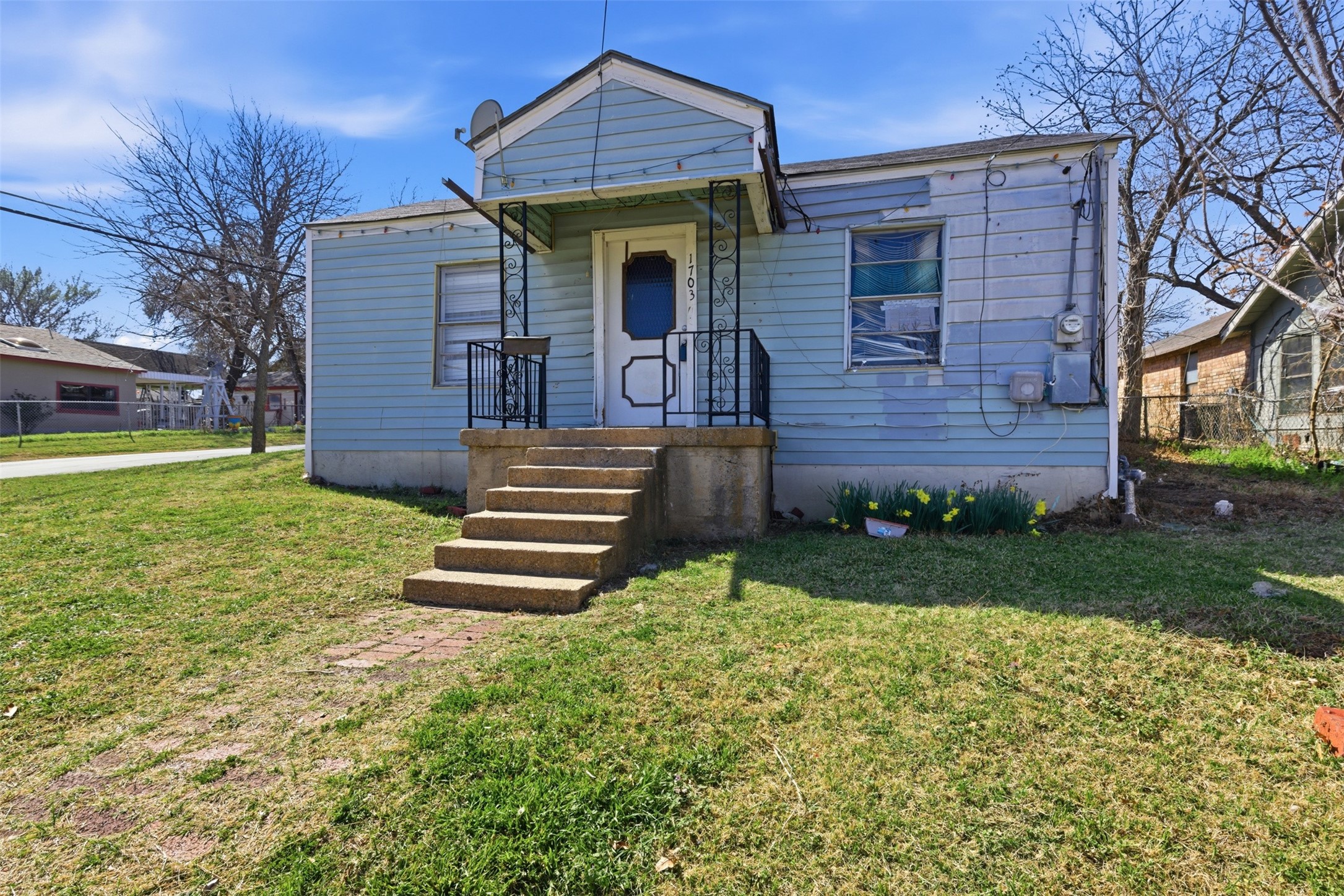 1703 Navaro Street