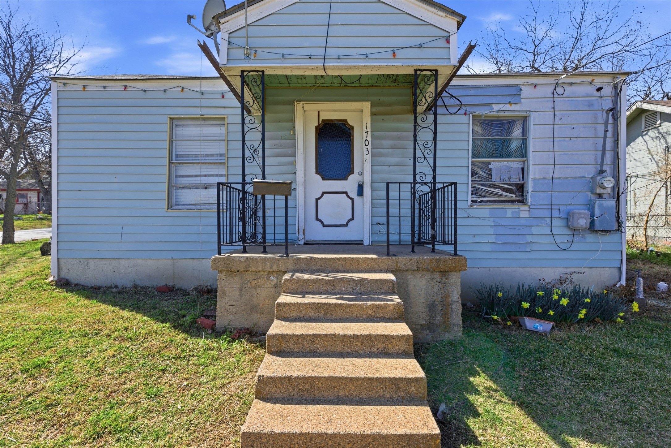 1703 Navaro Street
