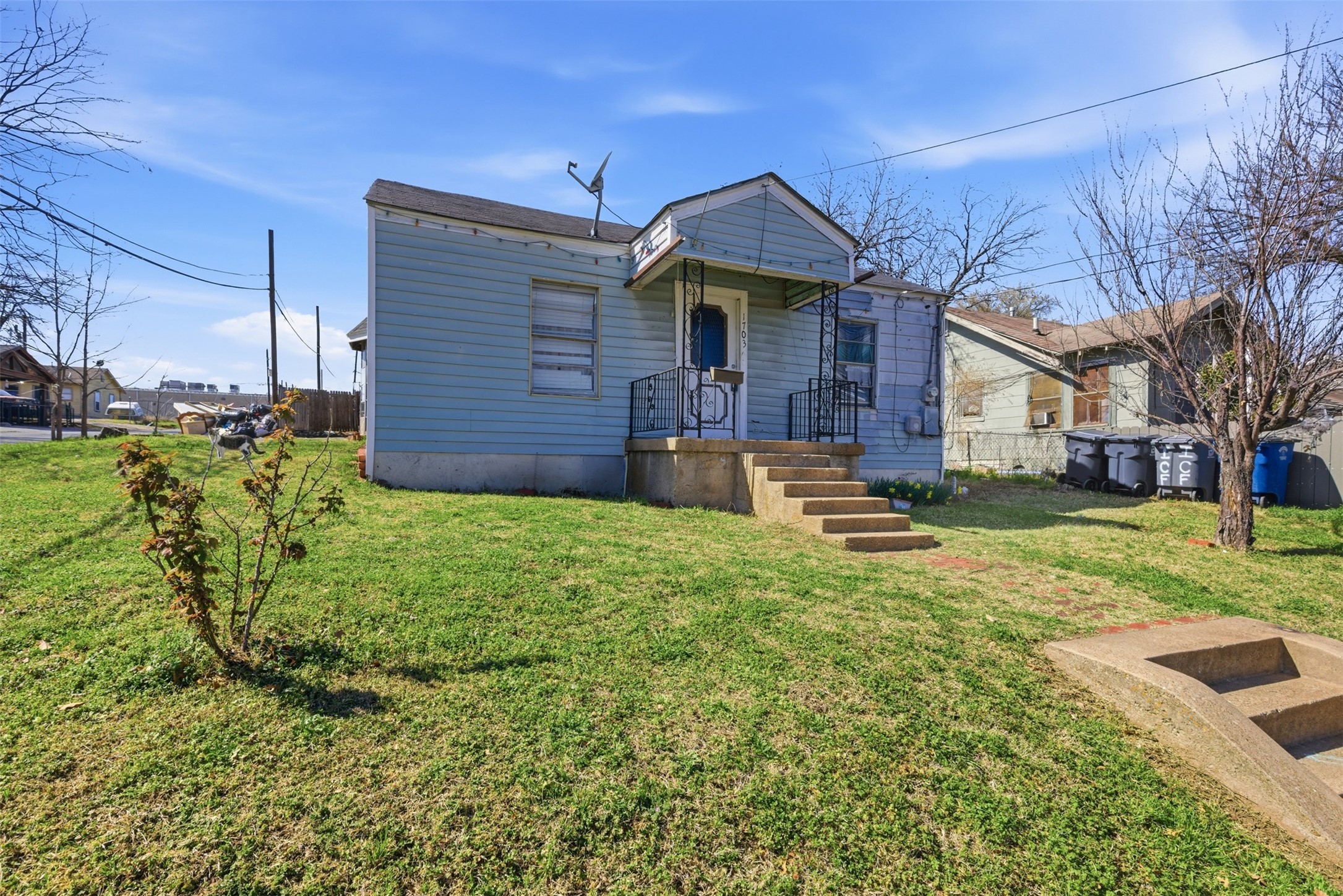 1703 Navaro Street