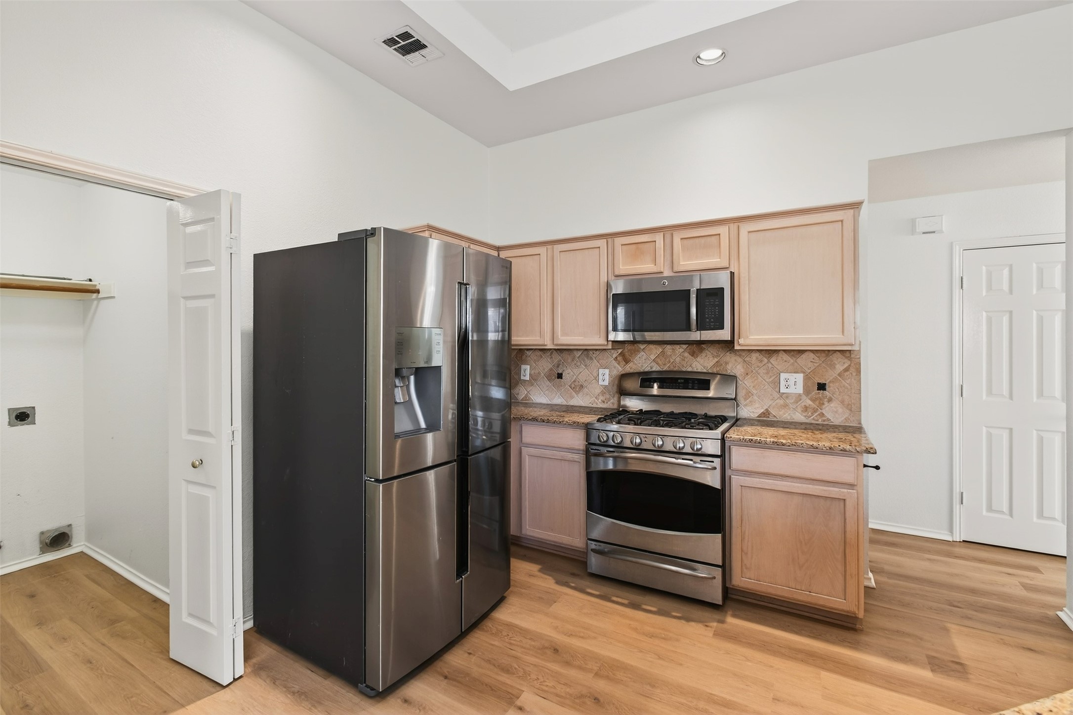 4922 Redwood Drive