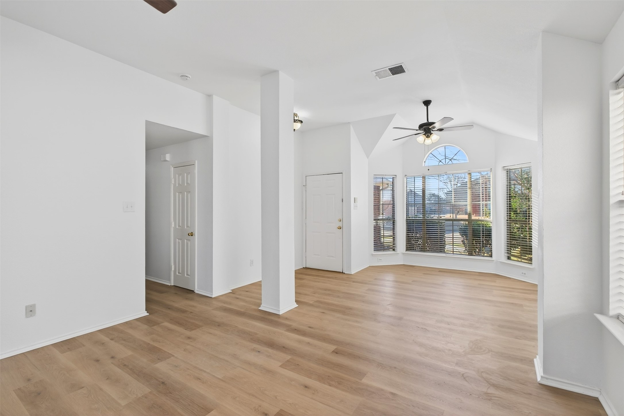 4922 Redwood Drive