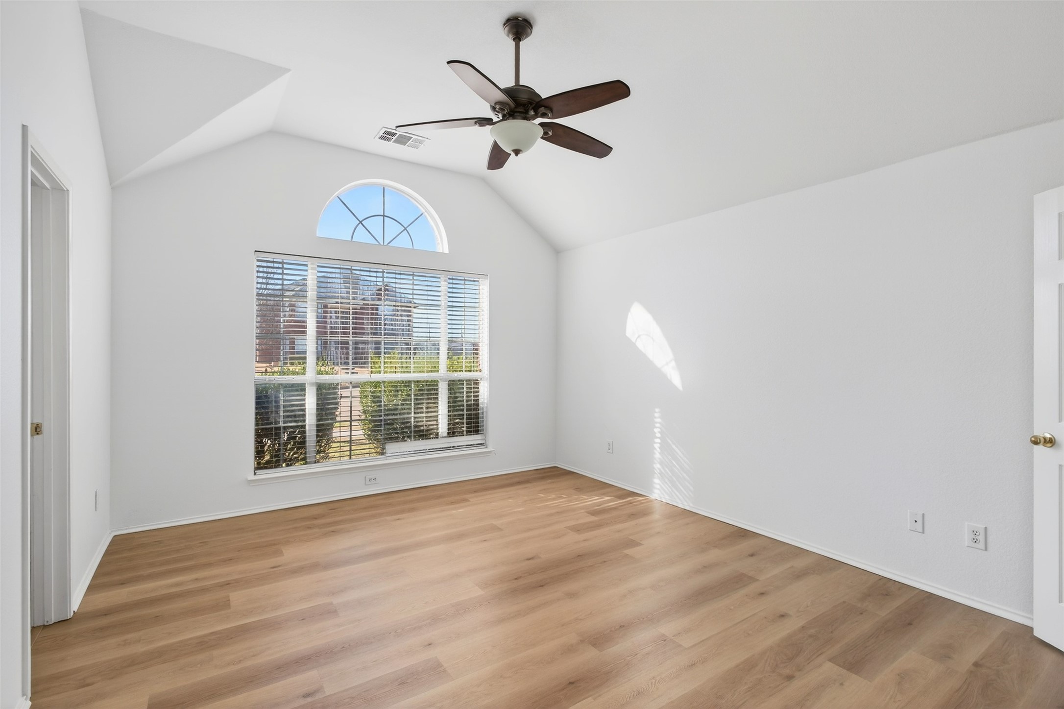 4922 Redwood Drive