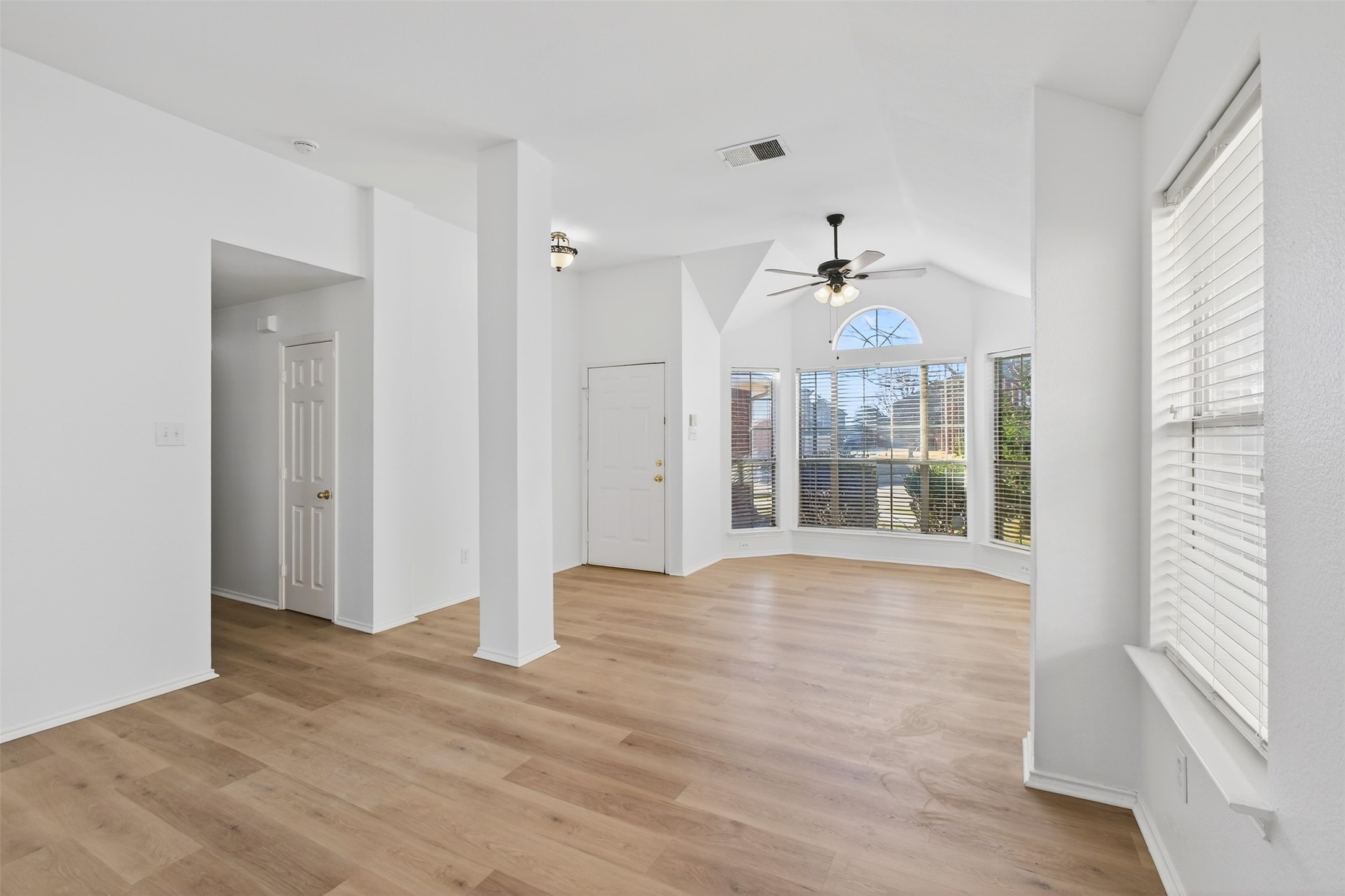 4922 Redwood Drive