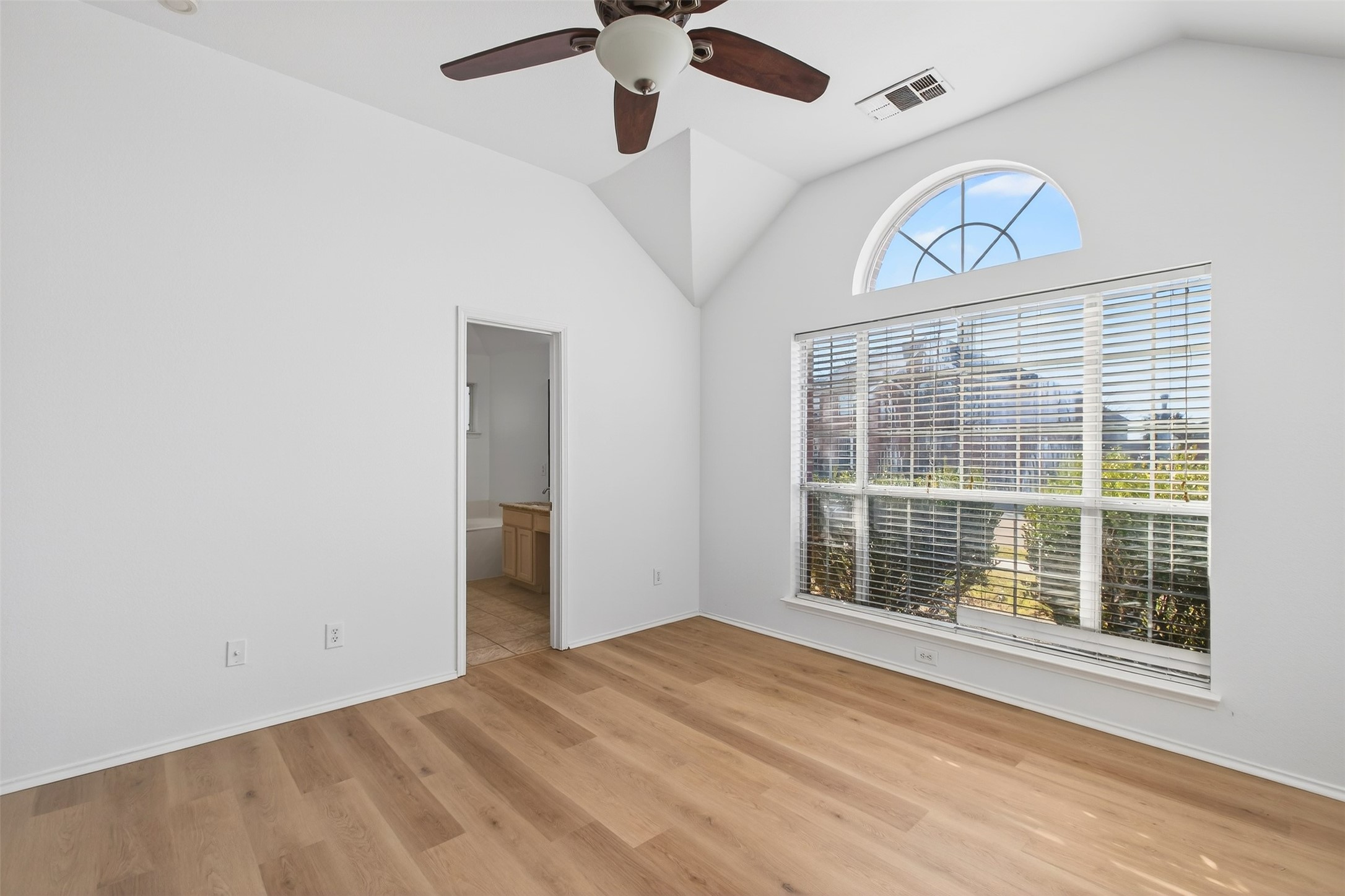 4922 Redwood Drive
