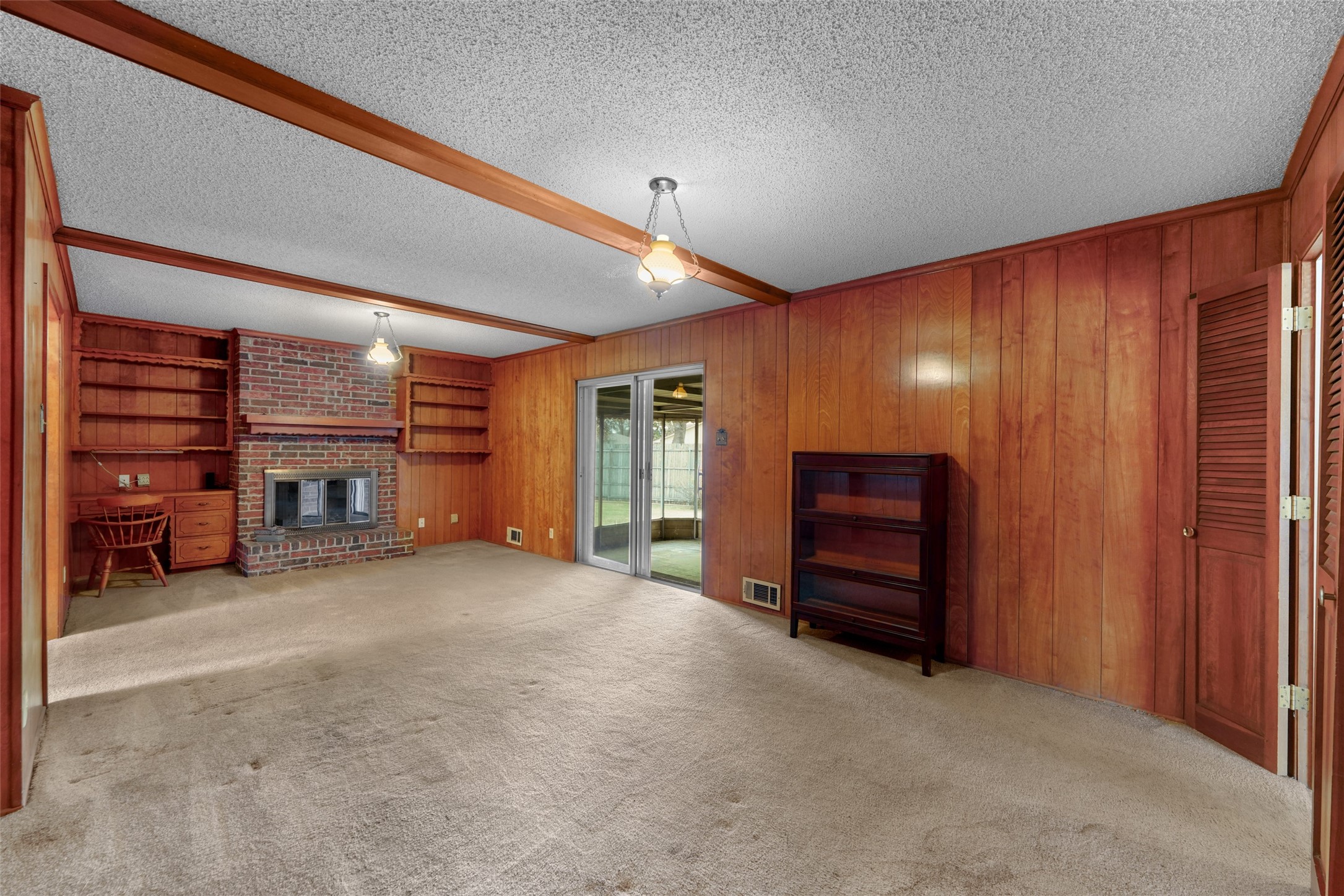 2102 Lansdowne Drive