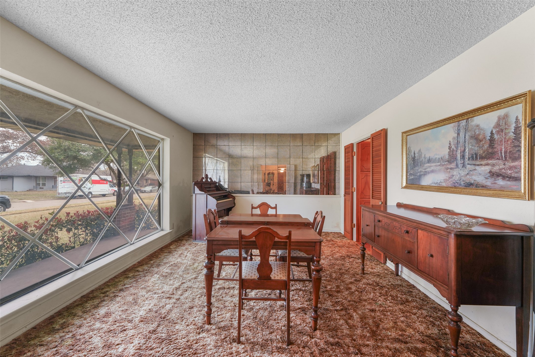 2102 Lansdowne Drive