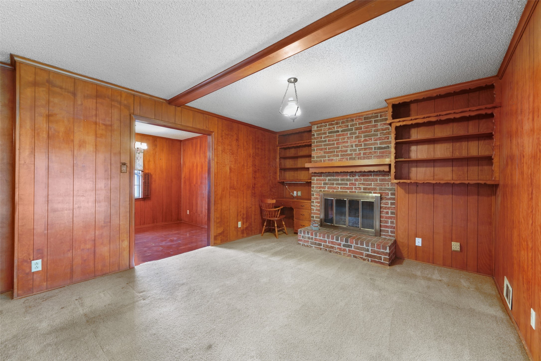 2102 Lansdowne Drive