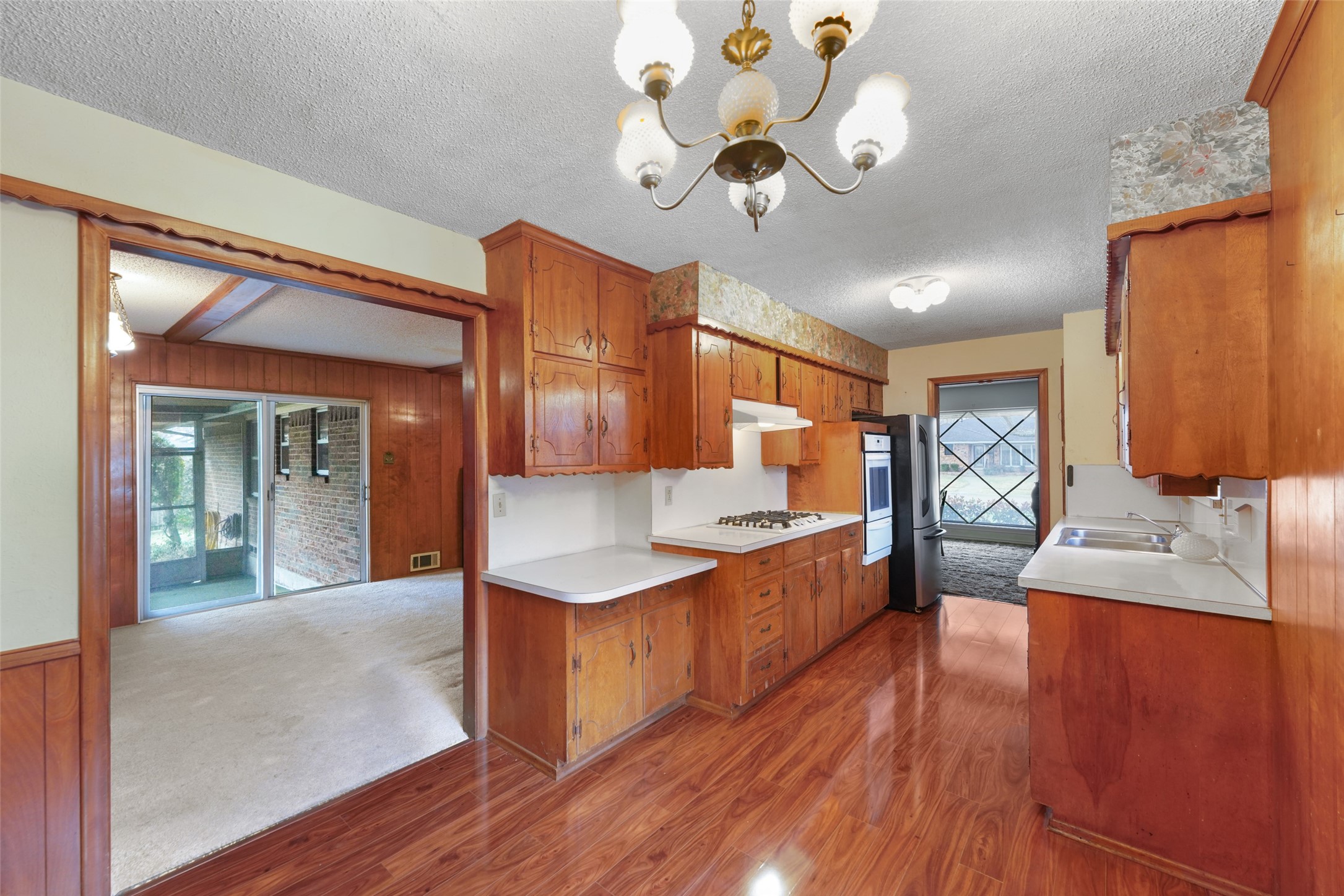 2102 Lansdowne Drive