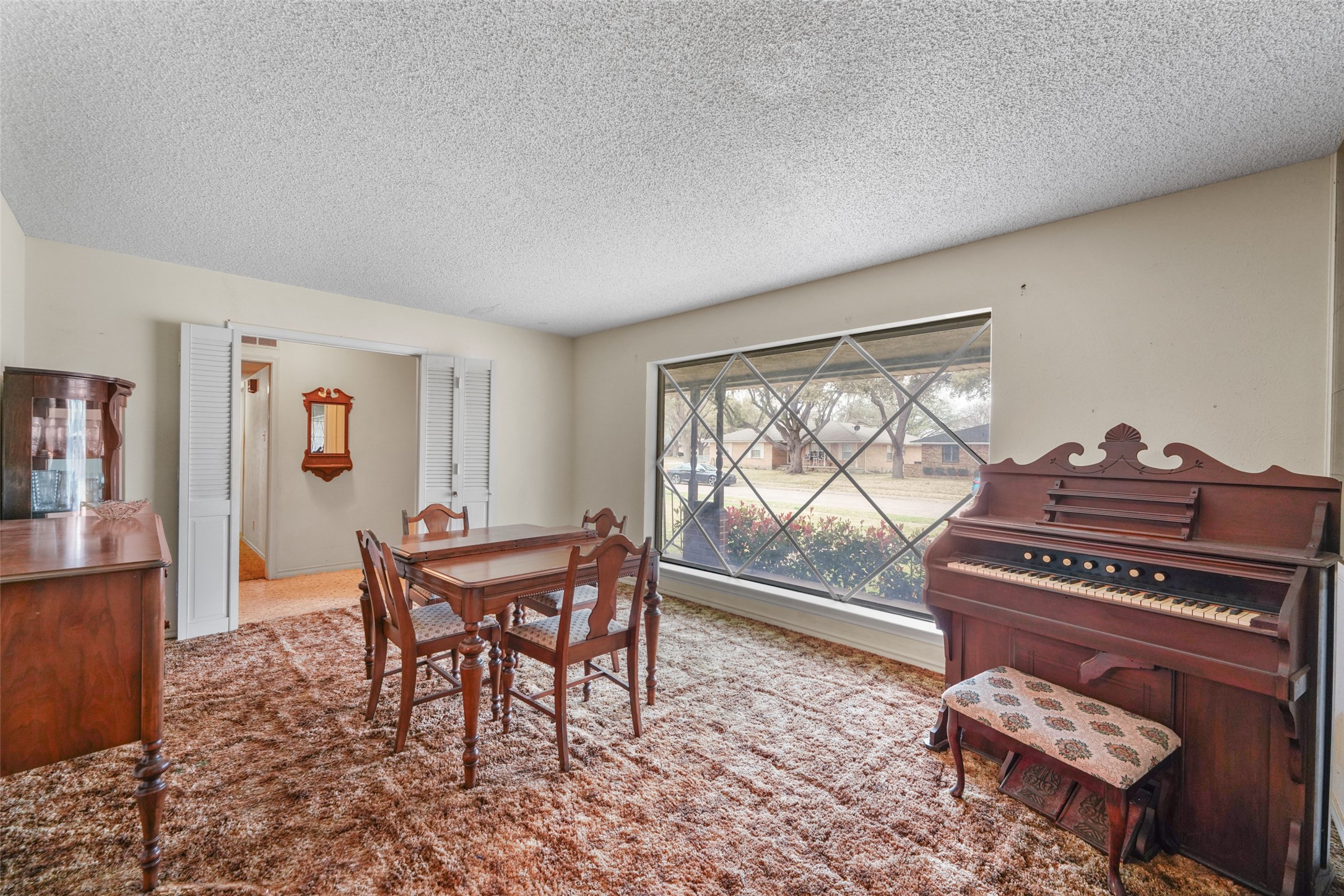 2102 Lansdowne Drive