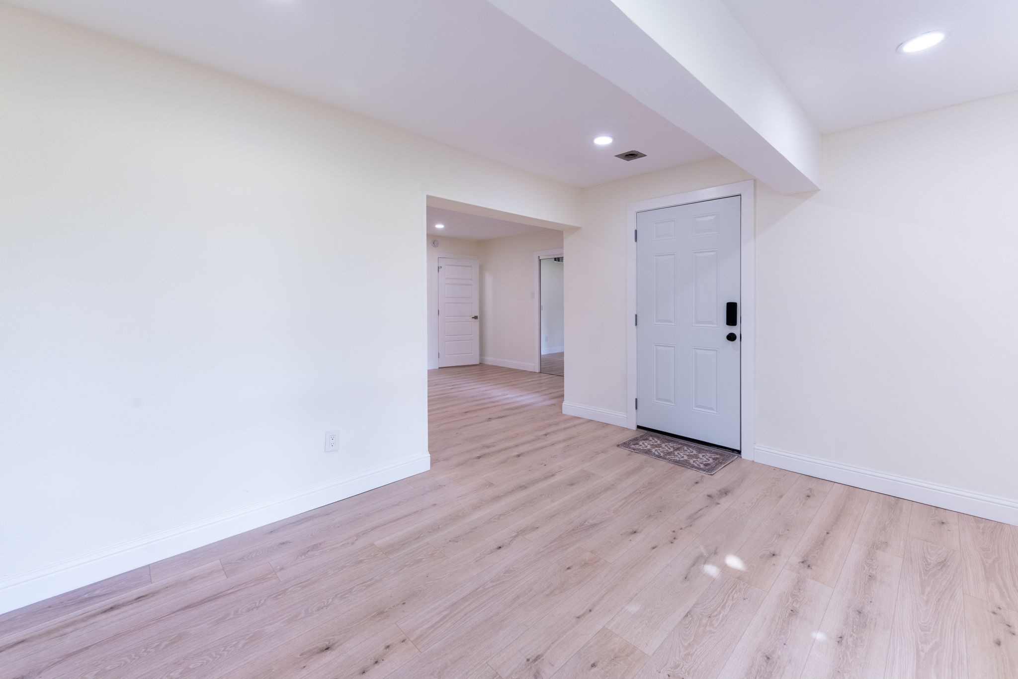 3019 Lakeside Drive
